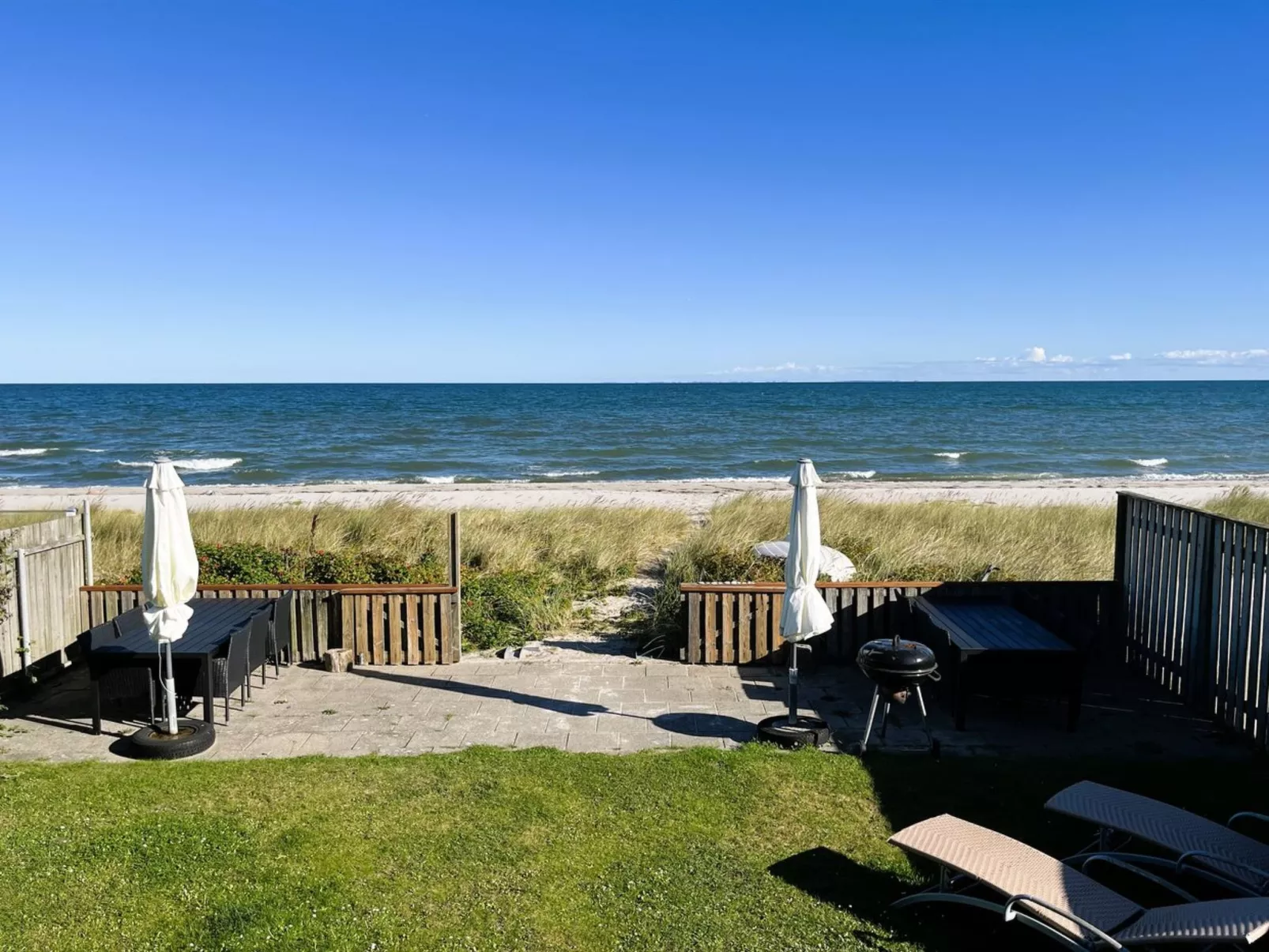 "Nedelko" - 20m from the sea-Draußen