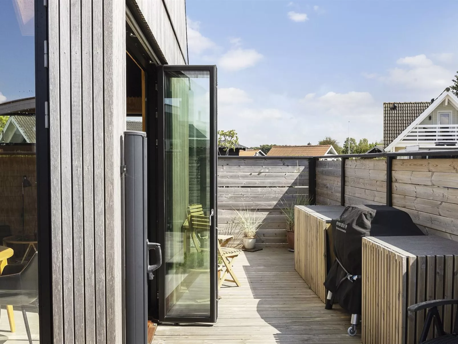 "Greta" - 125m from the sea-Draußen