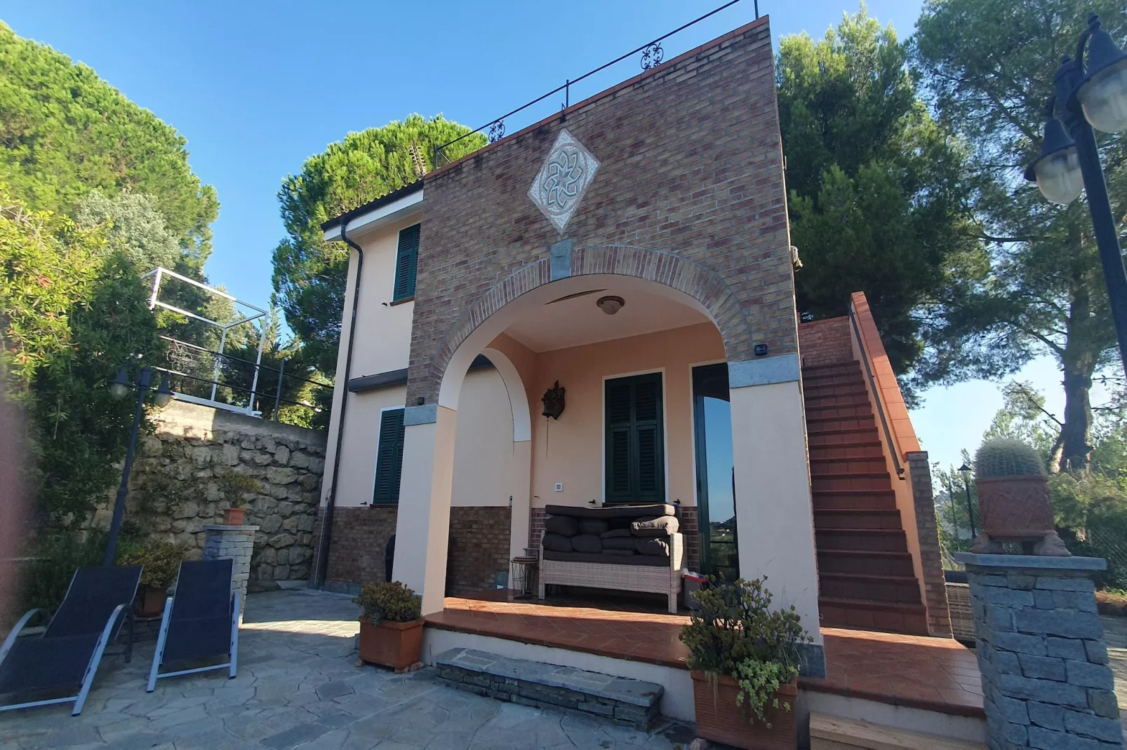 Charmante Villa mit drei Apartments und Meerblick KReidl-Extérieur été