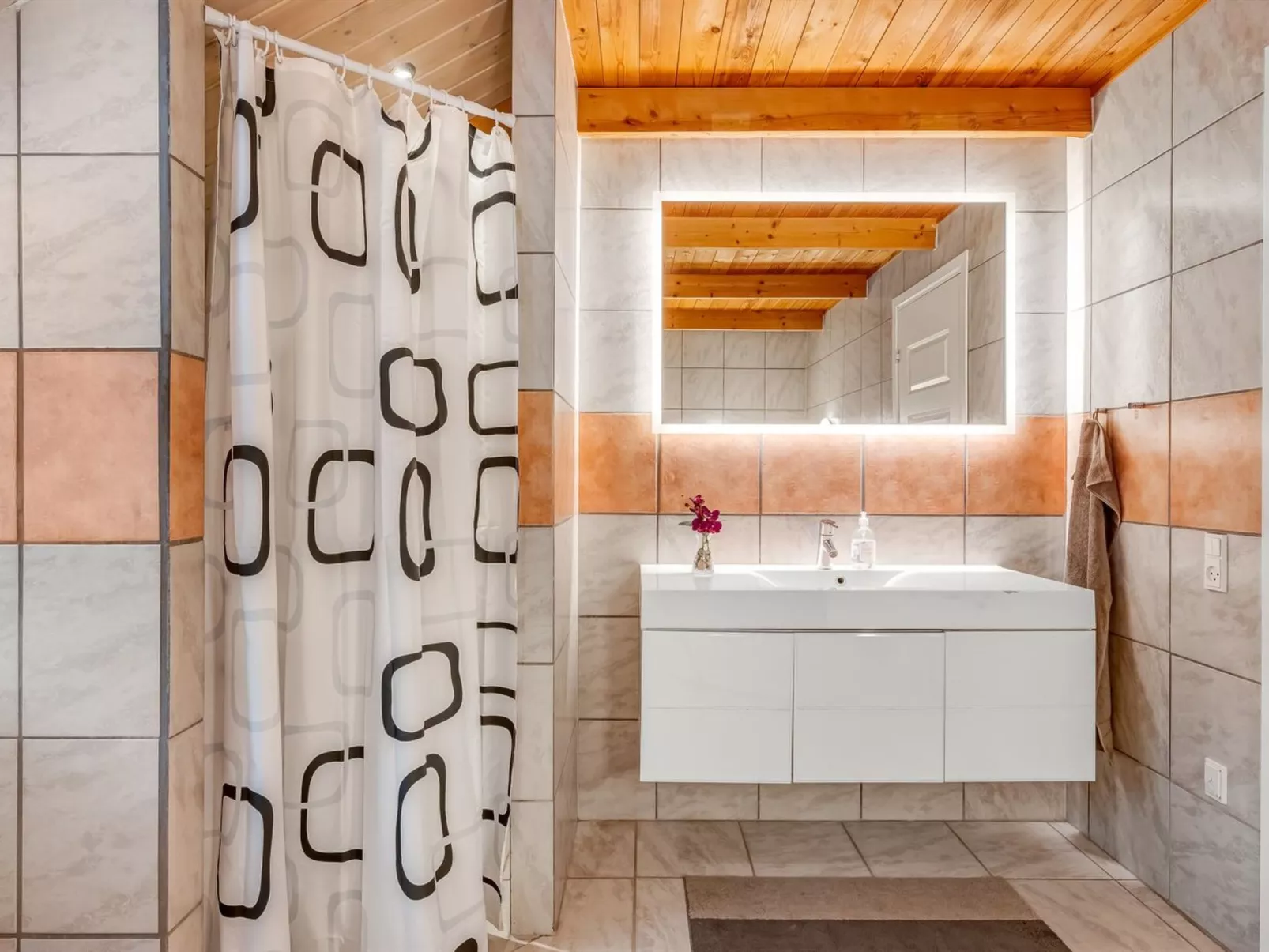 "Iorund" - 10km from the sea-Dedans