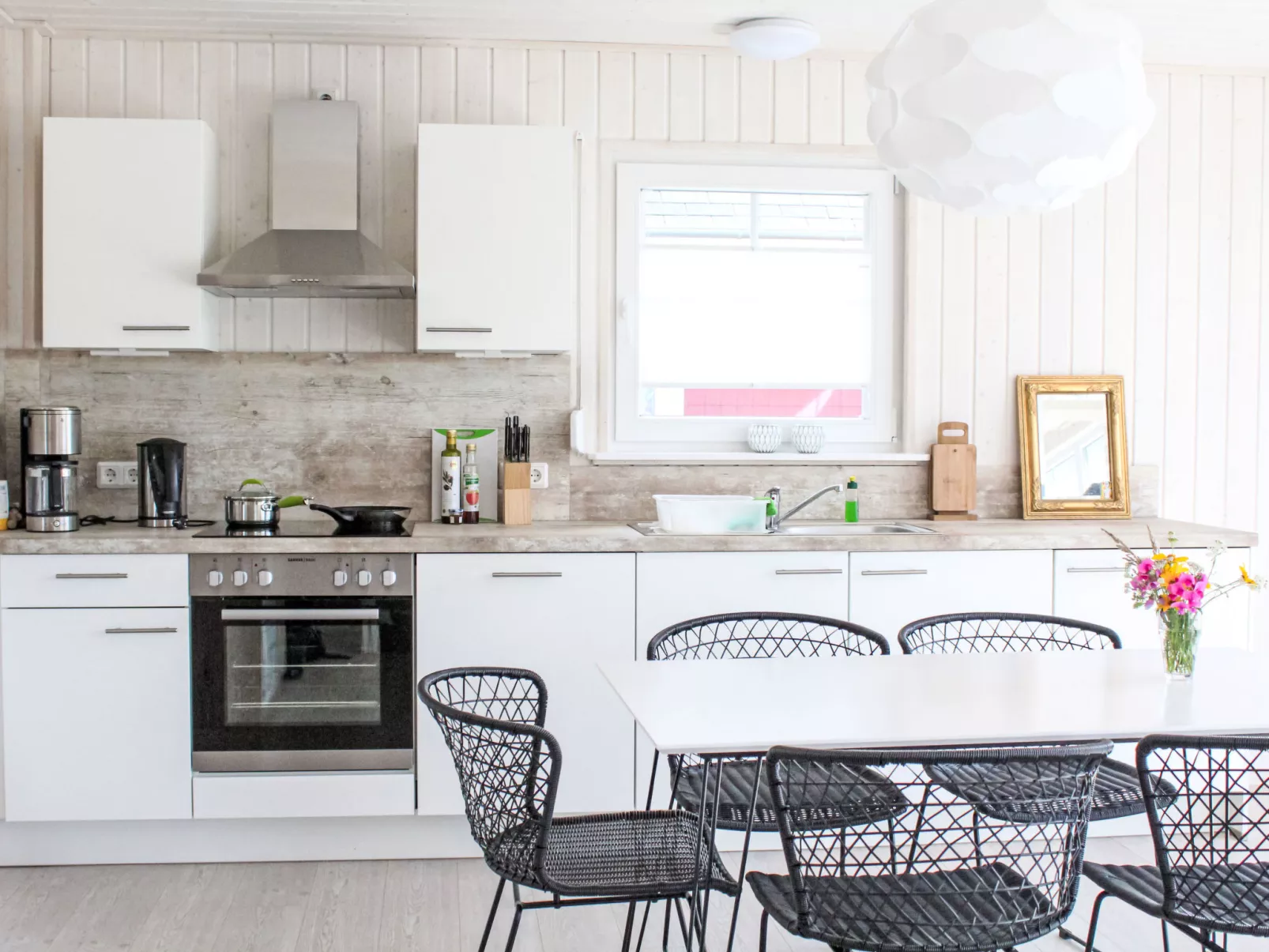 Ferienhaus am Wasser-Drinnen