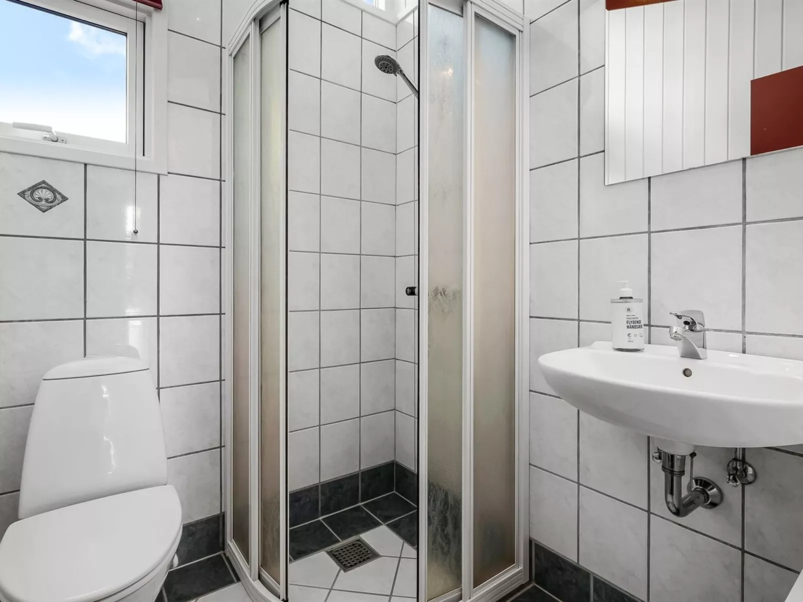 "Margrethe" - 600m from the sea-Drinnen