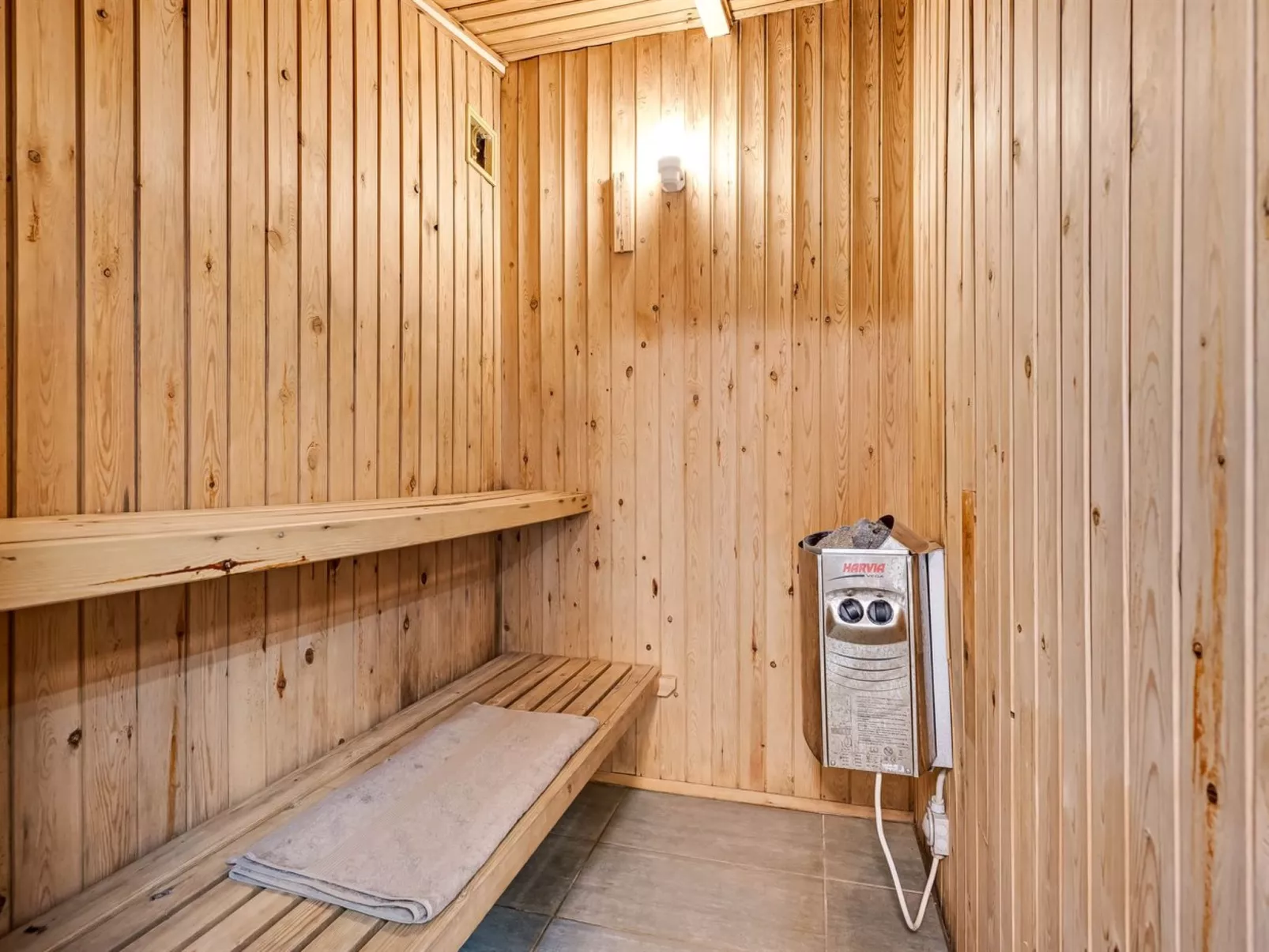 "Mena" - 10km from the sea-Drinnen