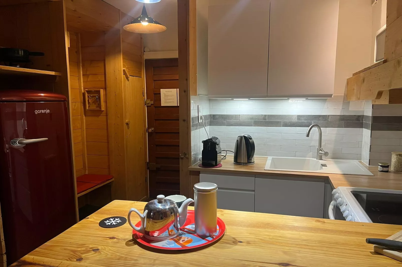 Champagne Powder-Kitchen