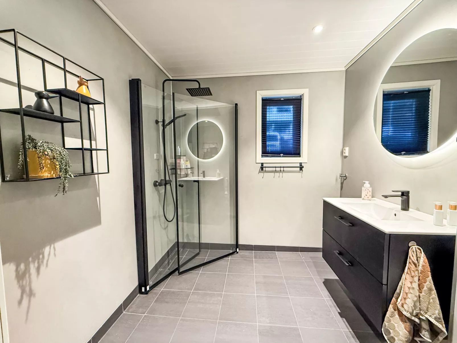 Høyanger Panorama - Inside