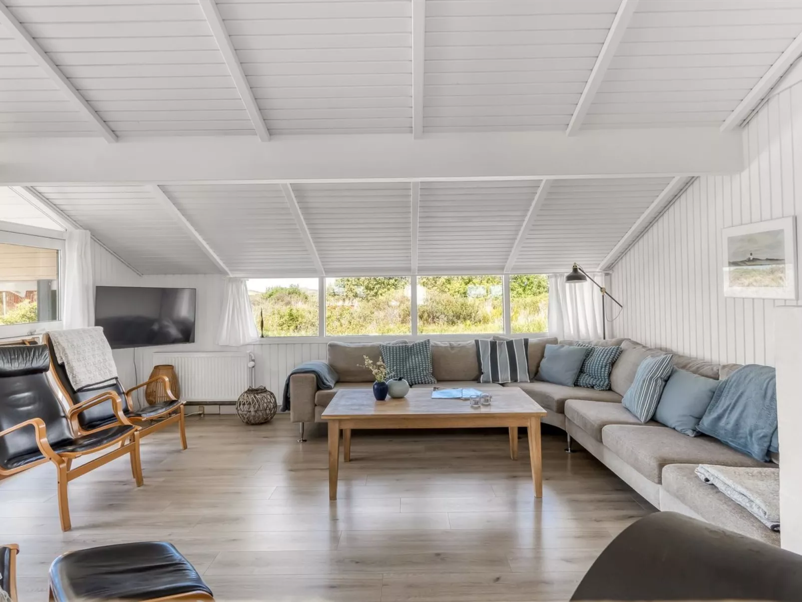 "Askrik" - 350m from the sea - Inside