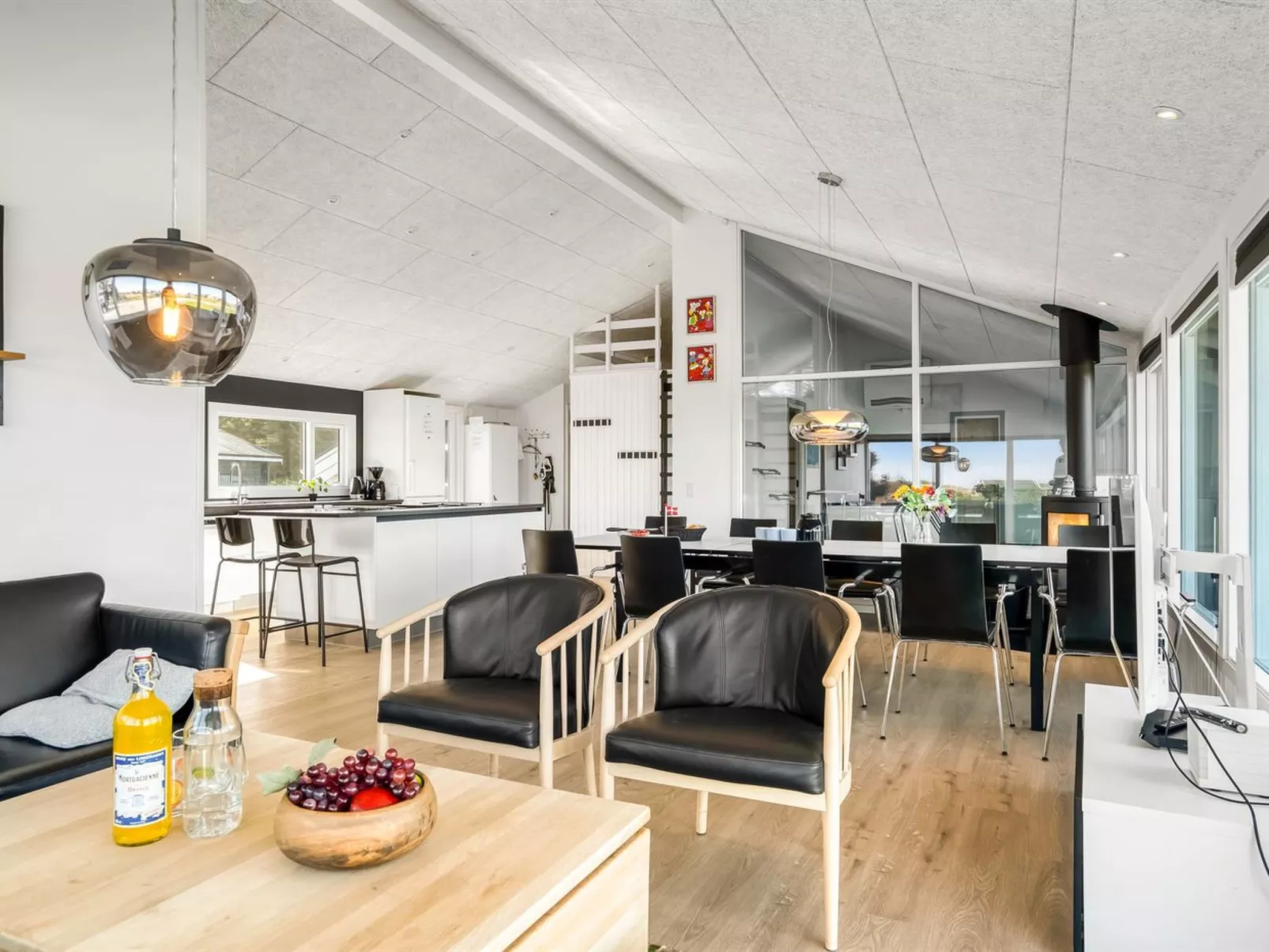 "Månviva" - 250m from the sea - Drinnen