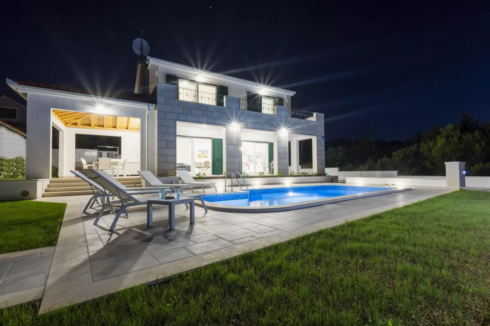 Villa Makarac-Exterior summer