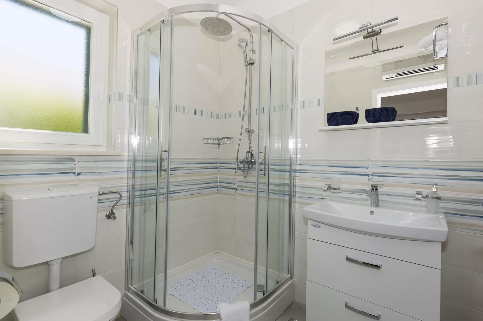 Villa Makarac-Bathroom
