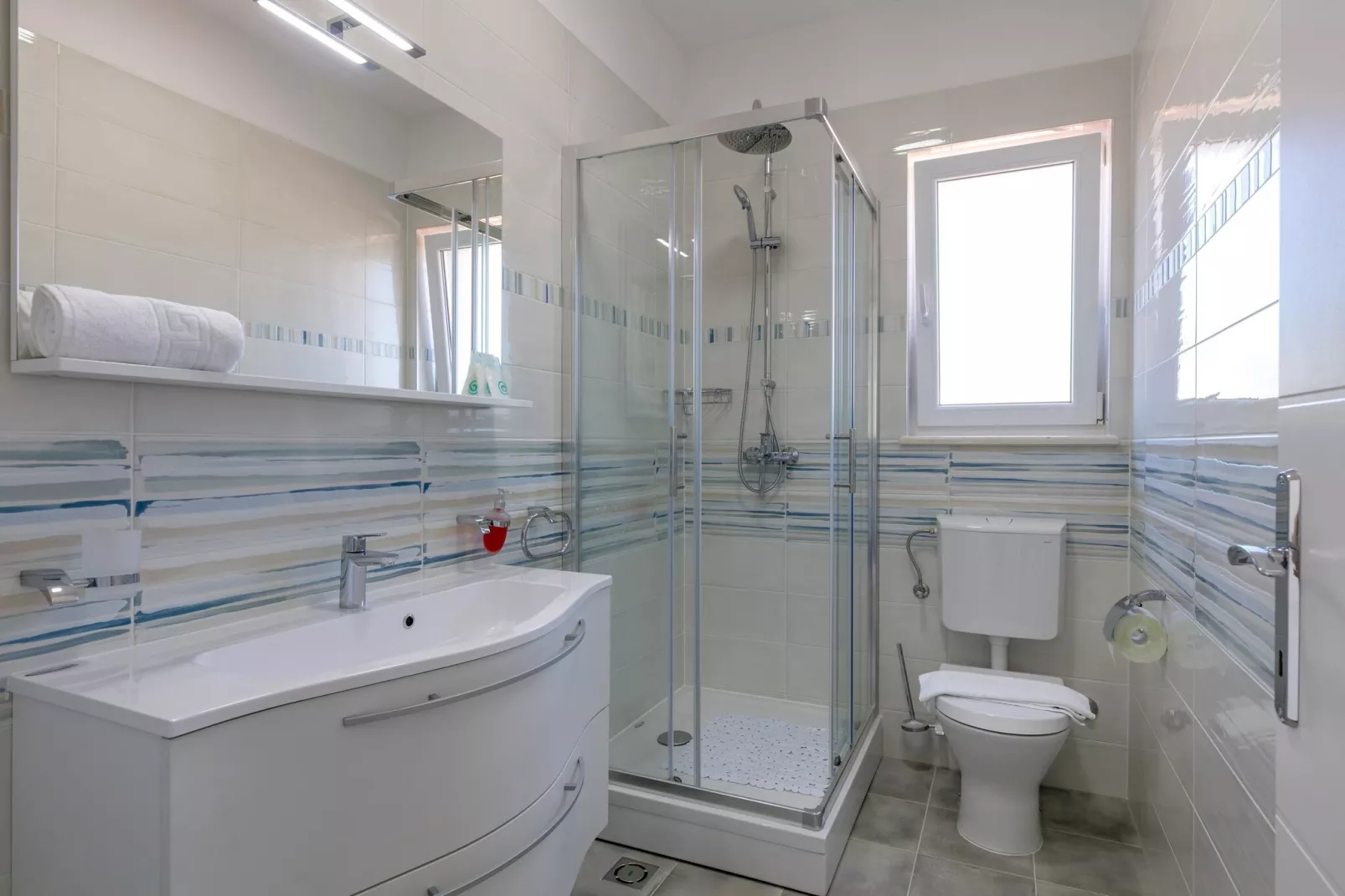 Villa Makarac-Bathroom