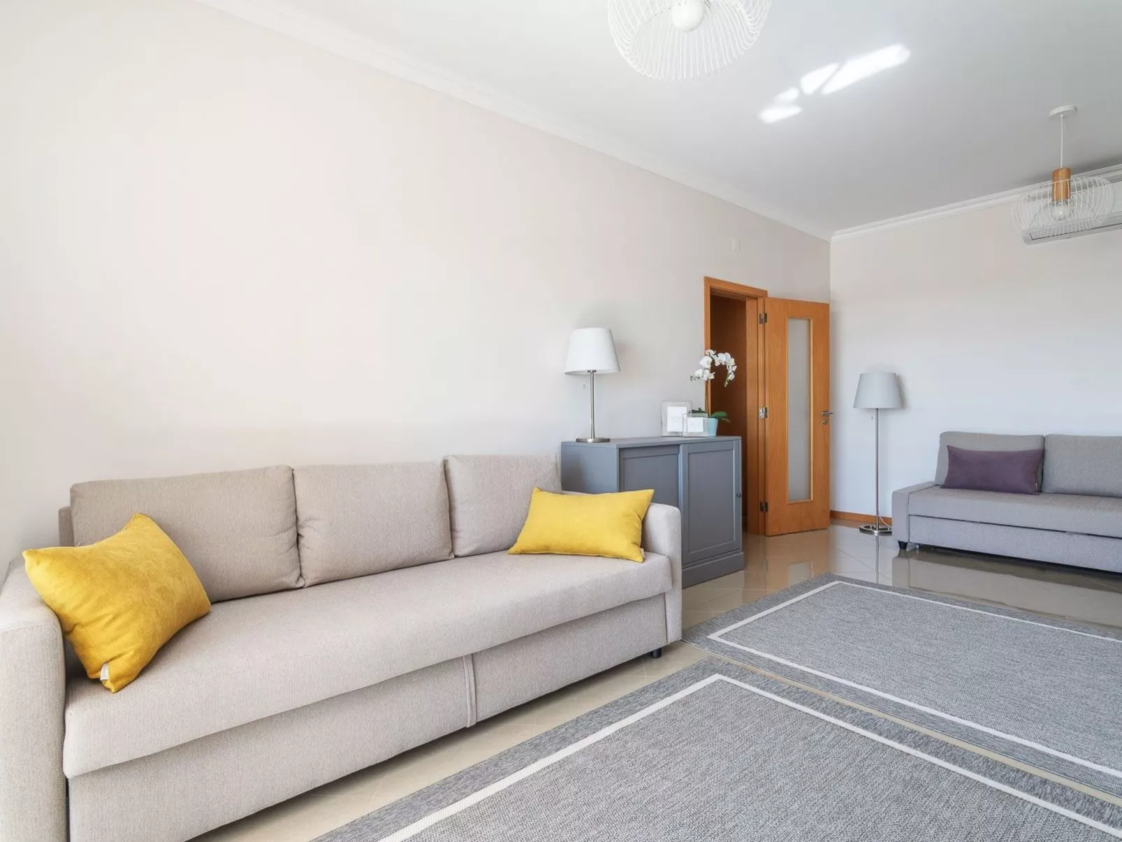 "Elena 2" mit Blick auf das Wasser - Image-tags.info