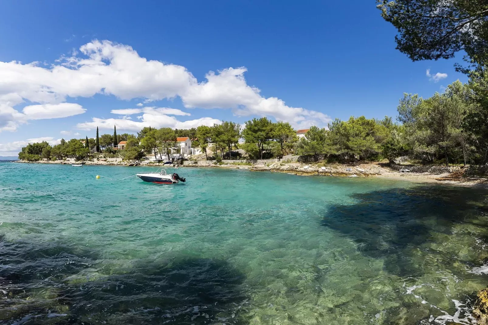 Villa Makarac-Areas summer 1km
