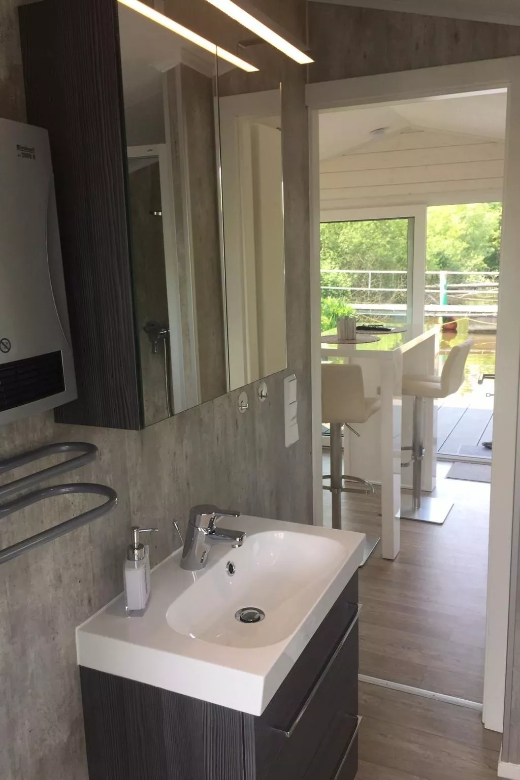 Hausboot KHT 2 Lacet mit Elektrokamin im Salon, 1 Schlafraum, Küche, Duschbad m - Image-tags.info