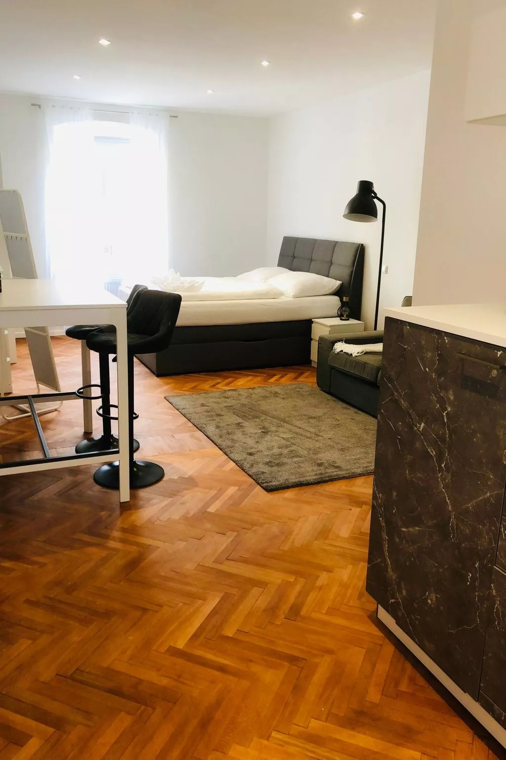 Studio in zentraler Lage - nur wenige Minuten zum See und Stadt - Image-tags.info