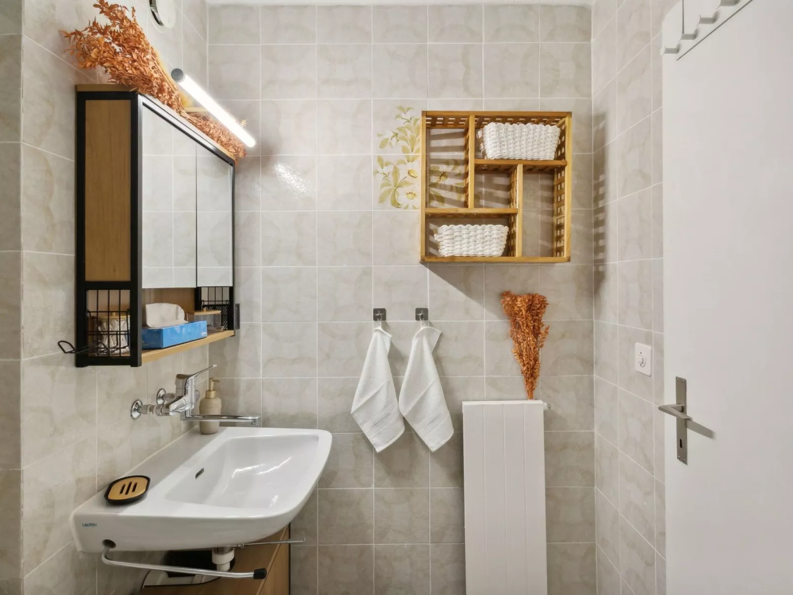 4 Seasons Apartment - Image-tags.info