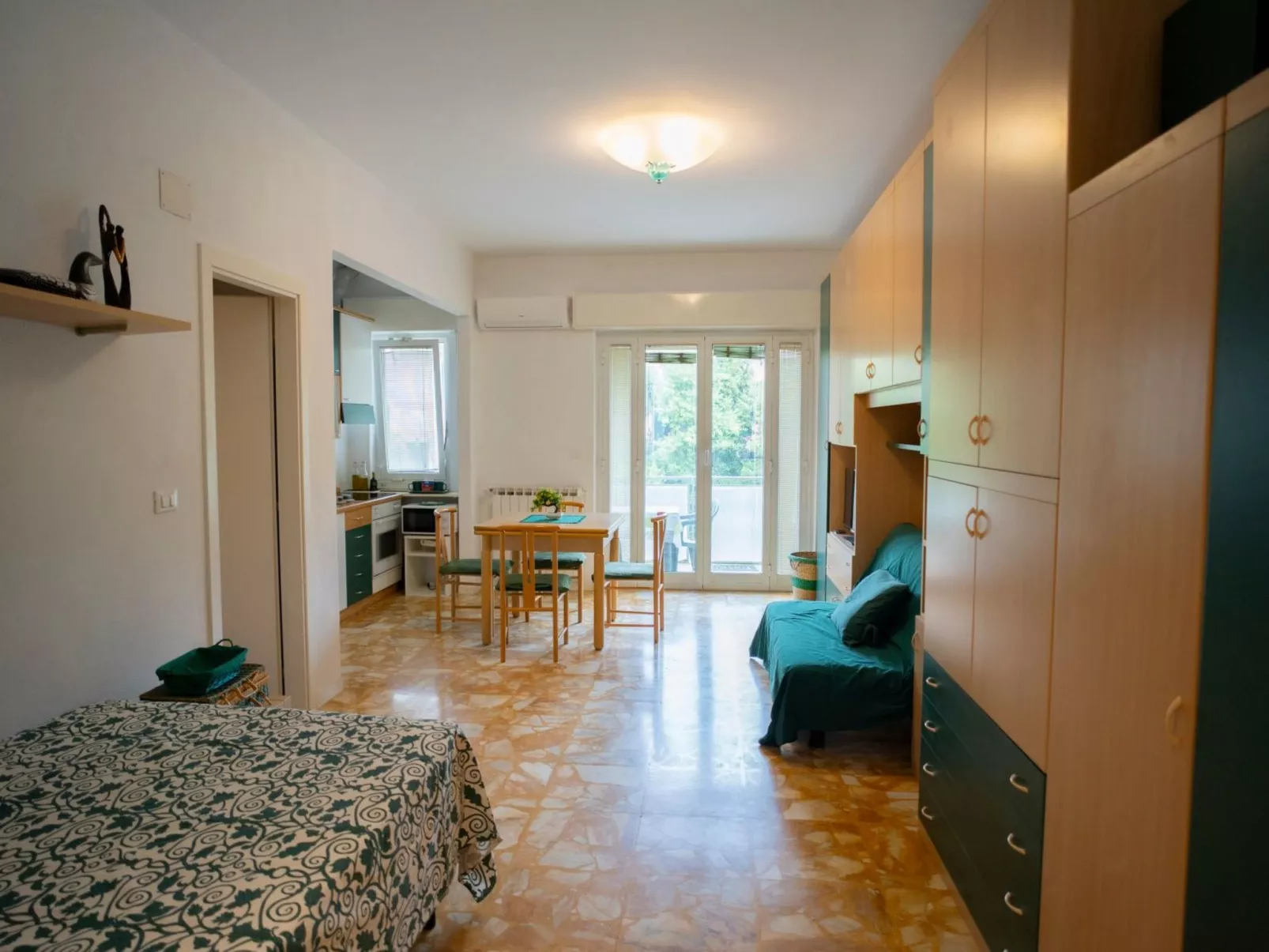 Der Bonsai - Drinnen