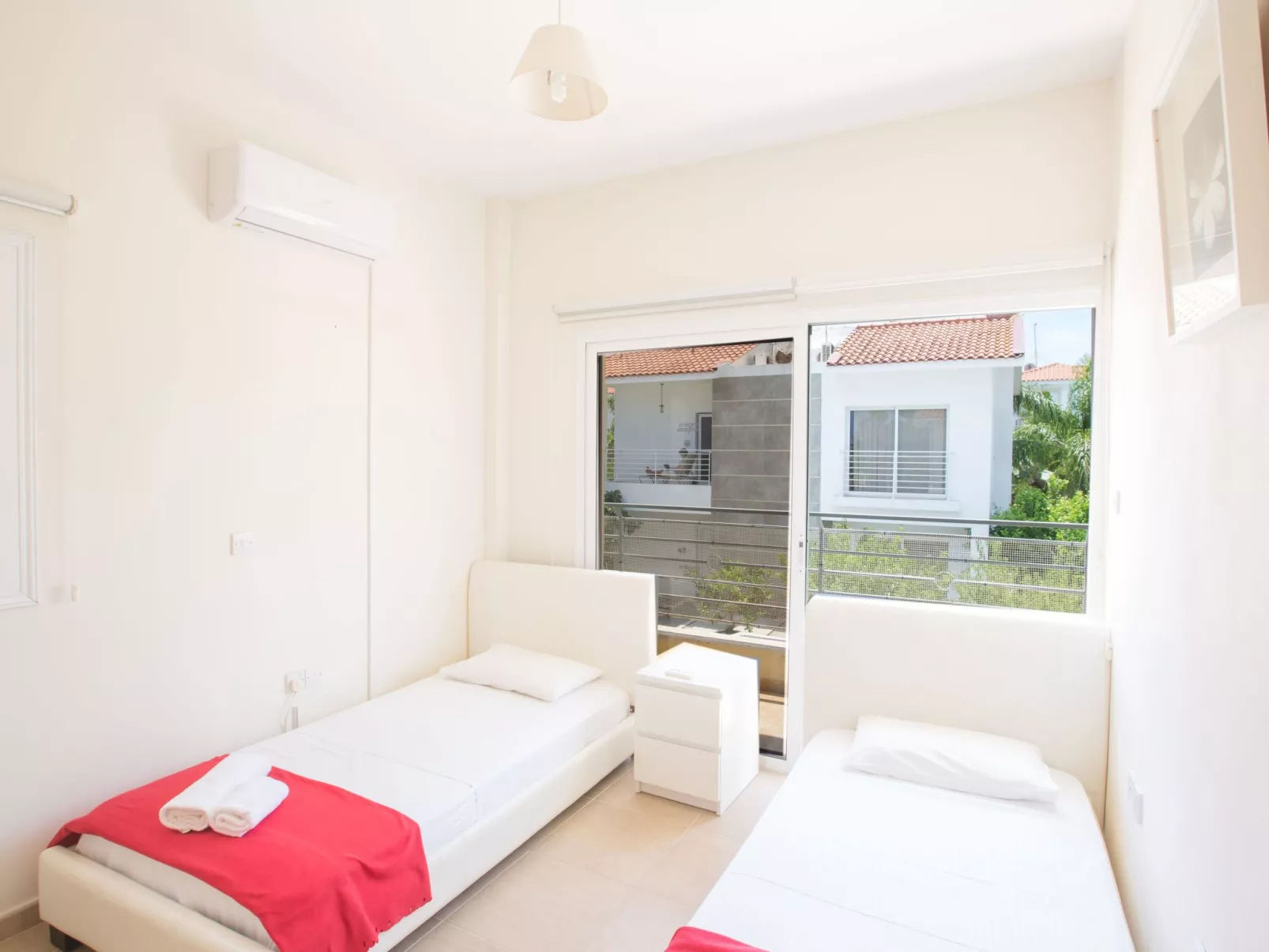 Helle Ferienvilla mit Pool - Image-tags.info