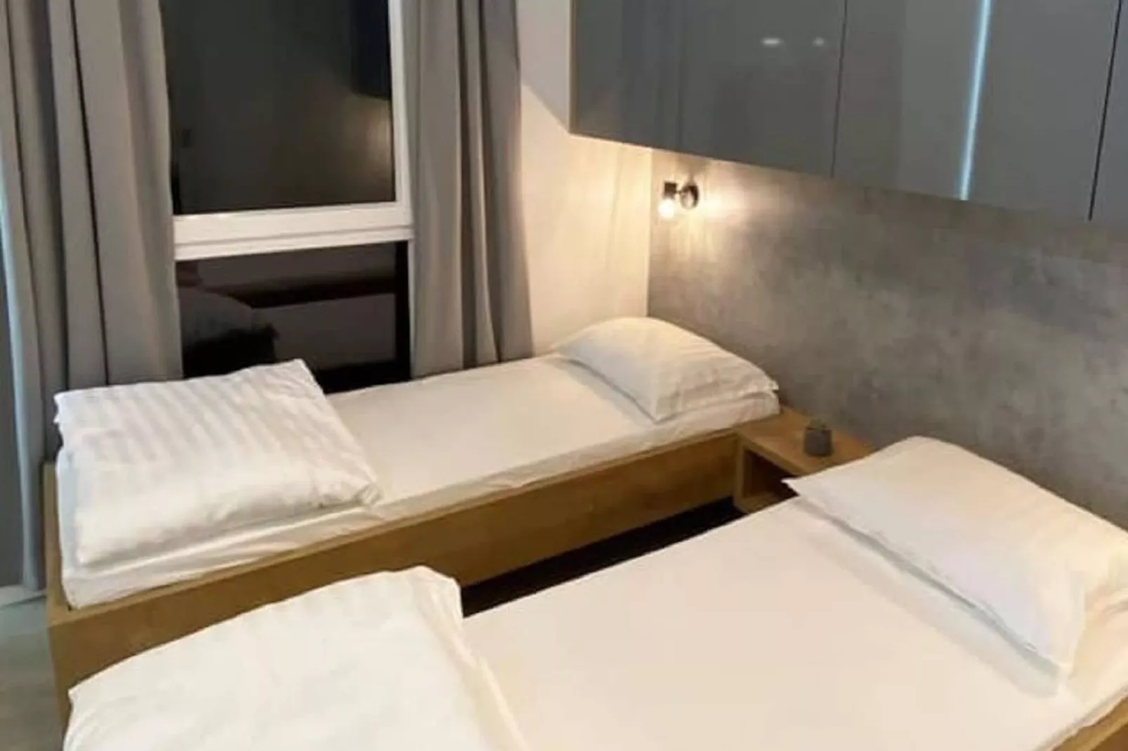 PRETTY GREEN 714-Bedroom