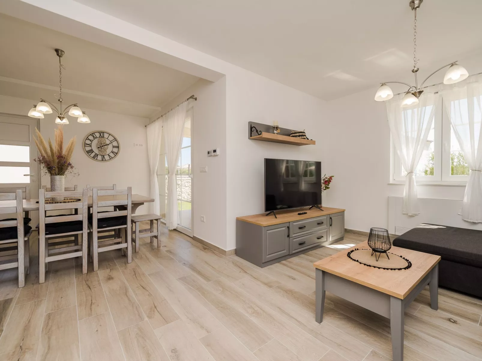 Neue Steinvilla mit beheiztem Pool in Strandnähe - Image-tags.info