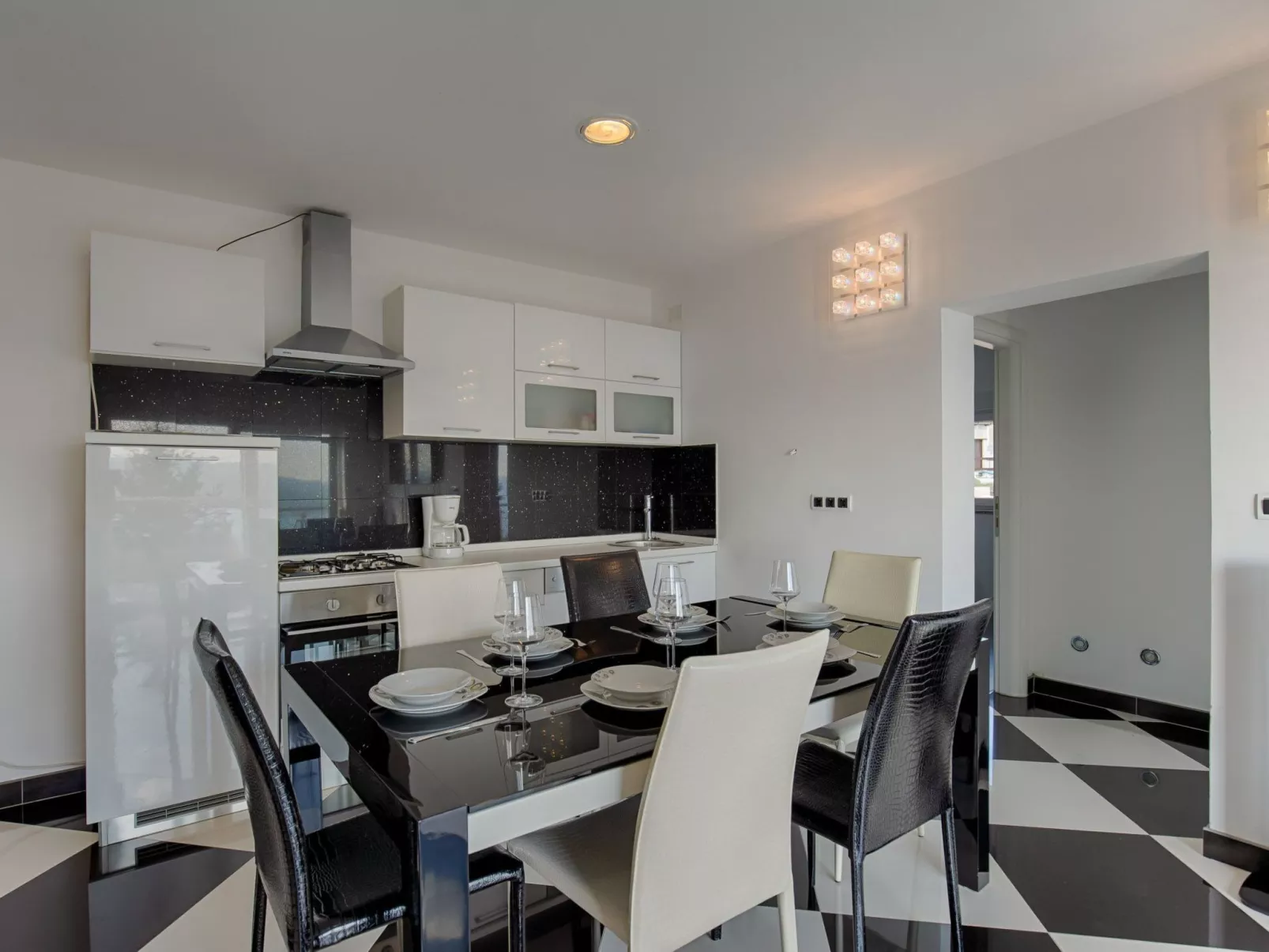 Villa mit Pool und schönem Meerblick - Image-tags.info