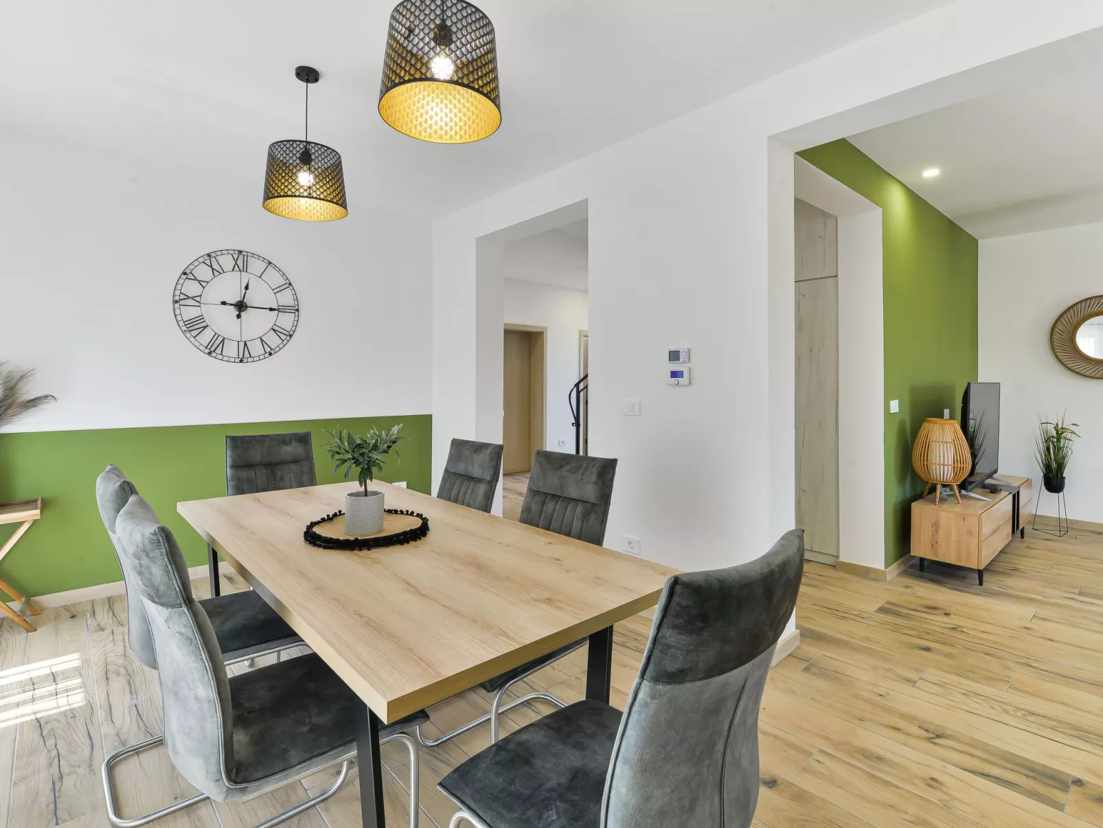 Neue Luxusvilla mit Schwimmbad, Sauna - Image-tags.info