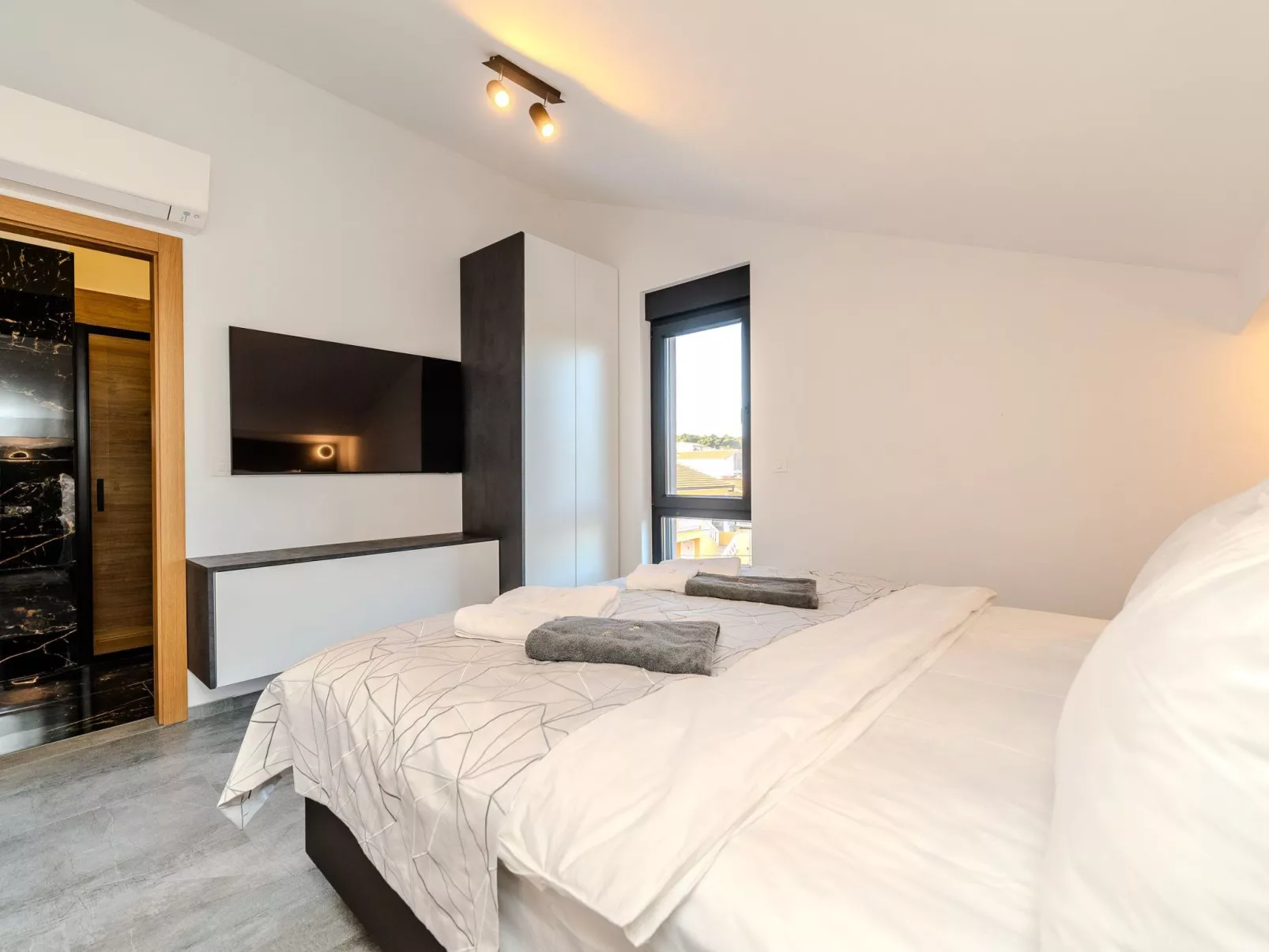 Apartment Royal 3 - Image-tags.info