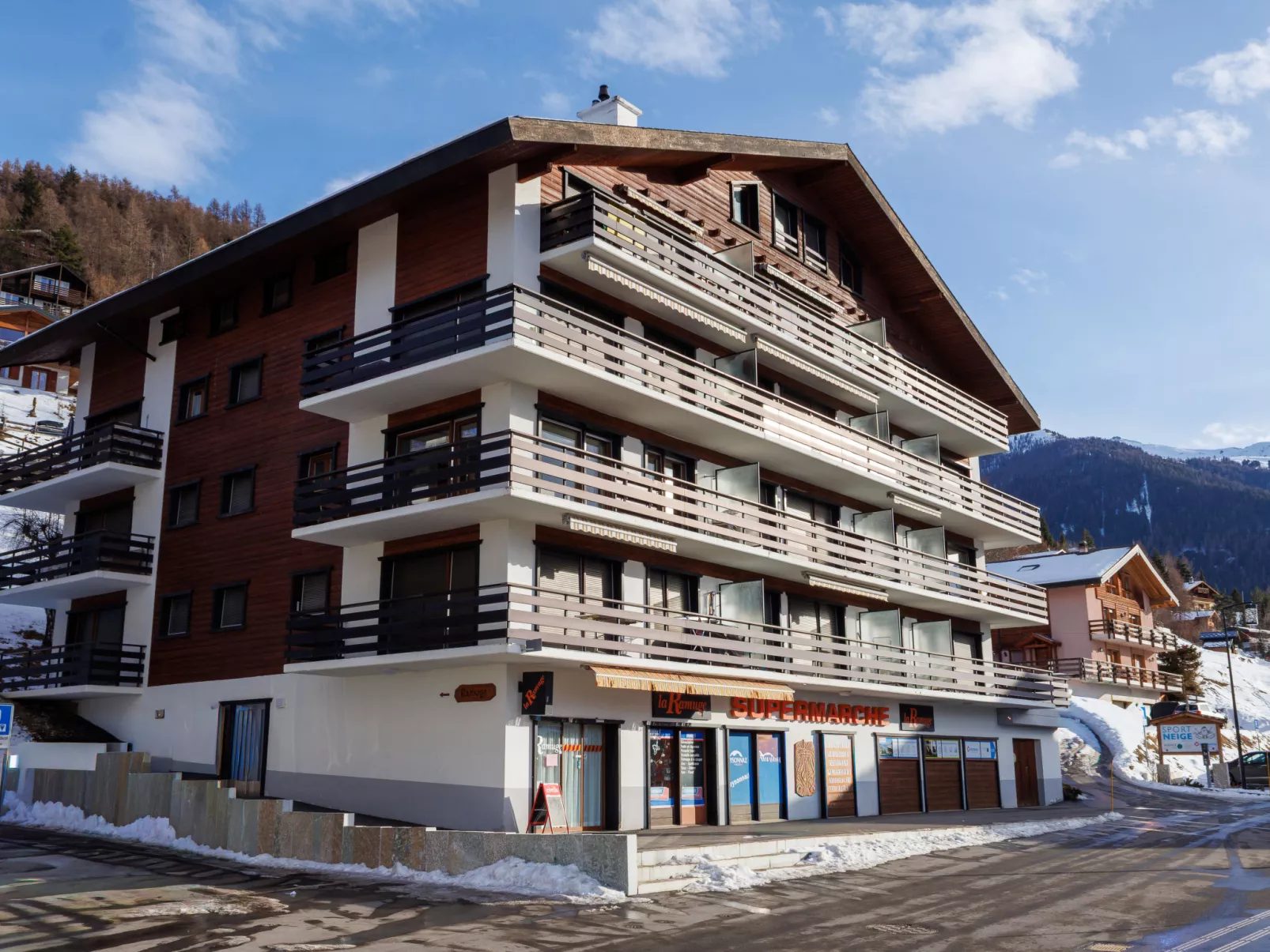 Ramuges 37A - Dehors