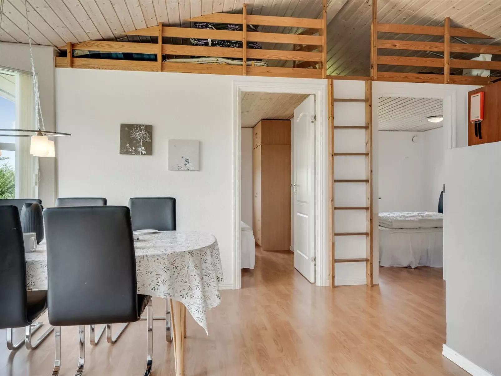 "Elnur" - 200m to the fjord - Dedans