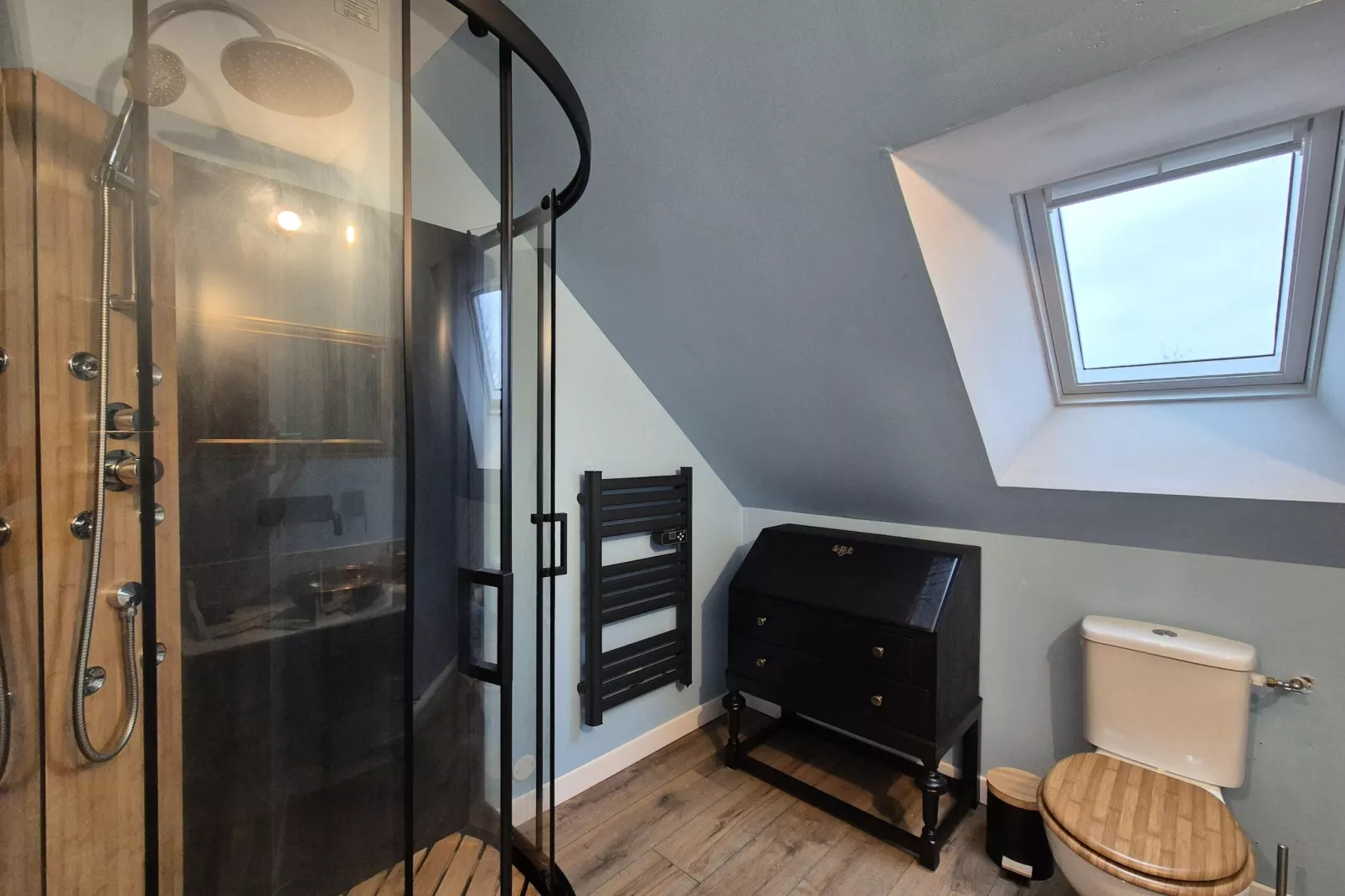 Studio au 1er étage - Badezimmer