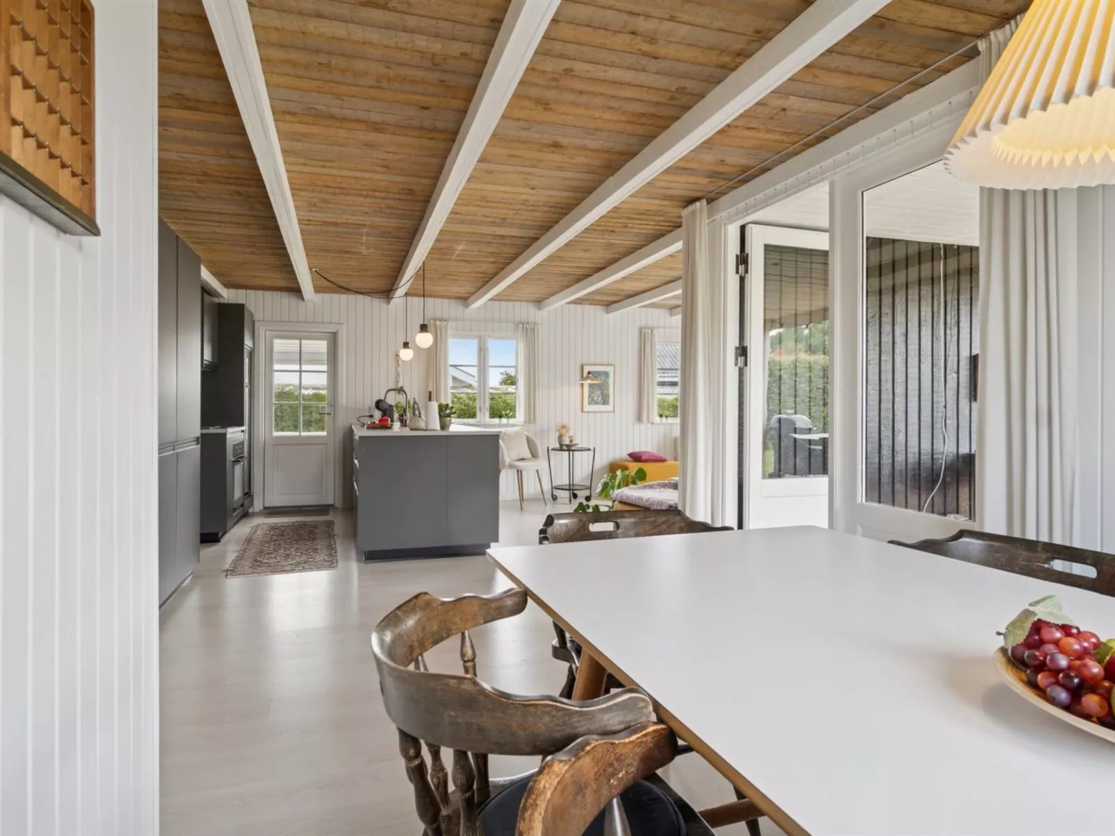 "Bjarni" - 180m from the sea - Inside