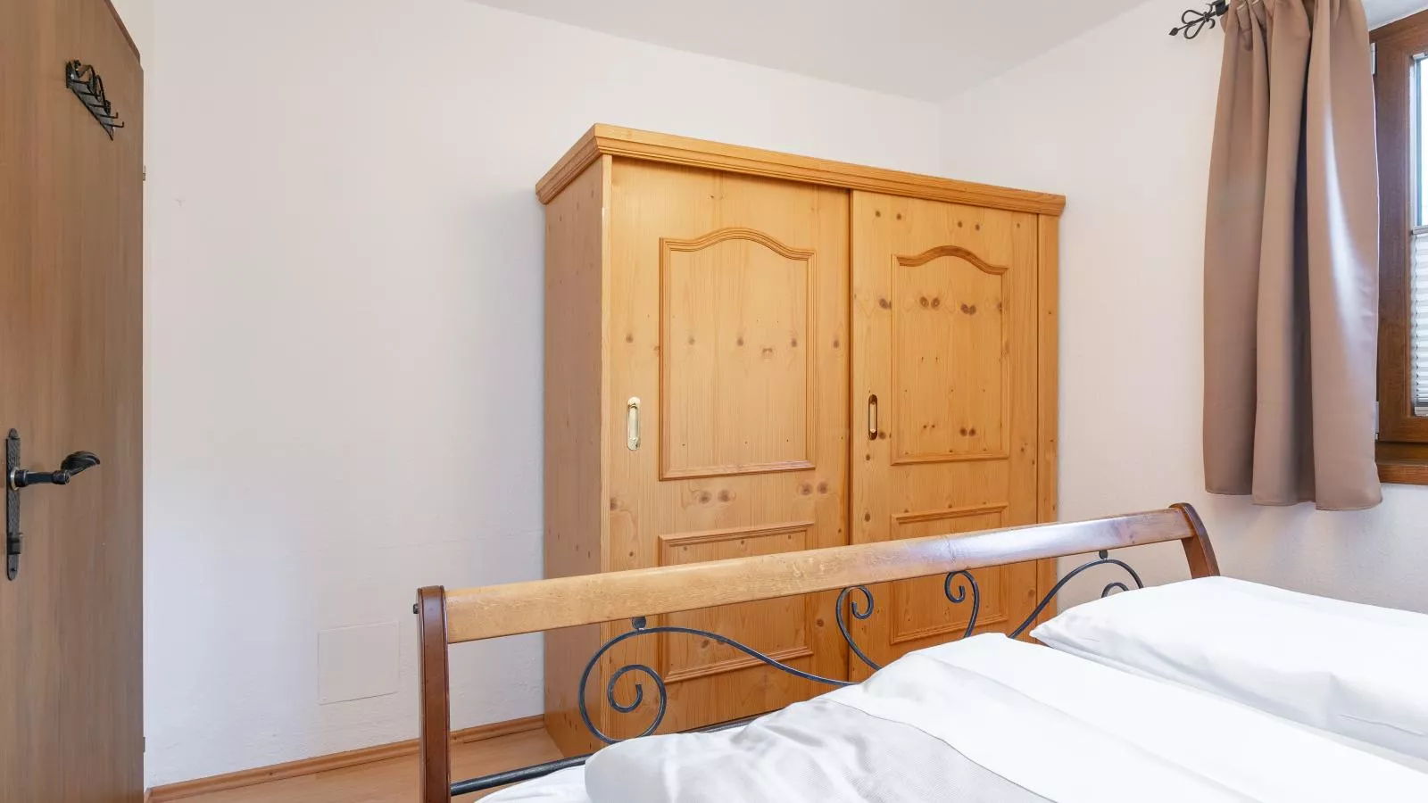 Wildrose I - Bedroom