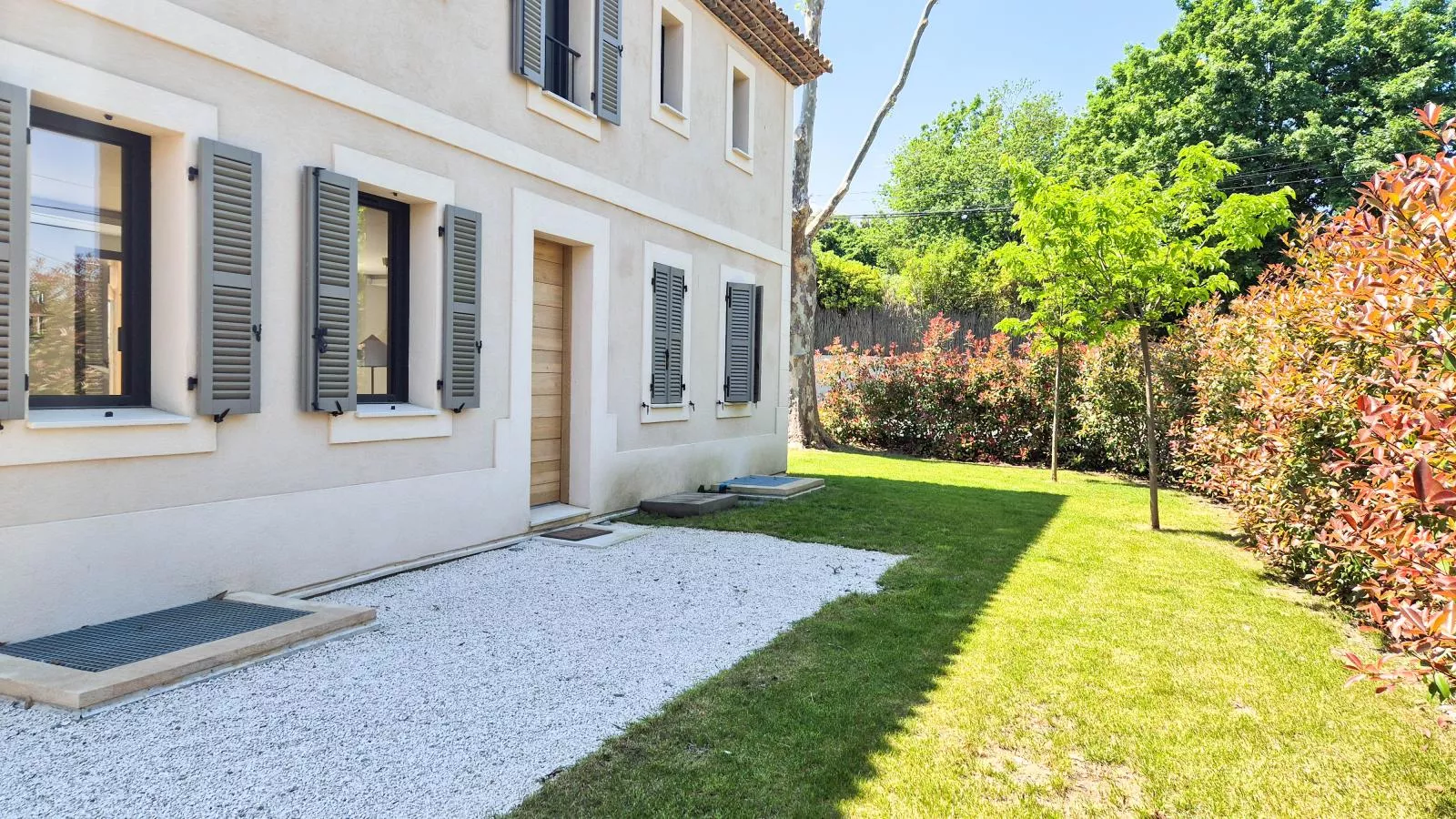 Bonaventure - Exterior in summer