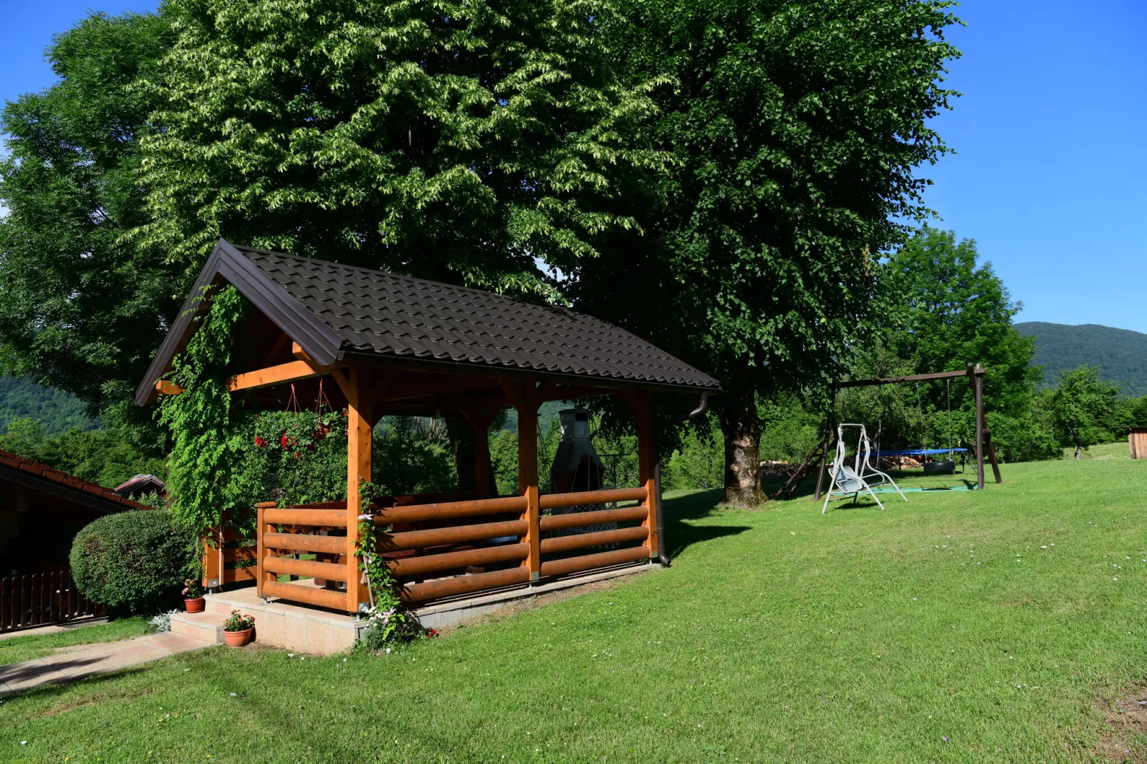 Apartment Jelena 2-Gardens summer