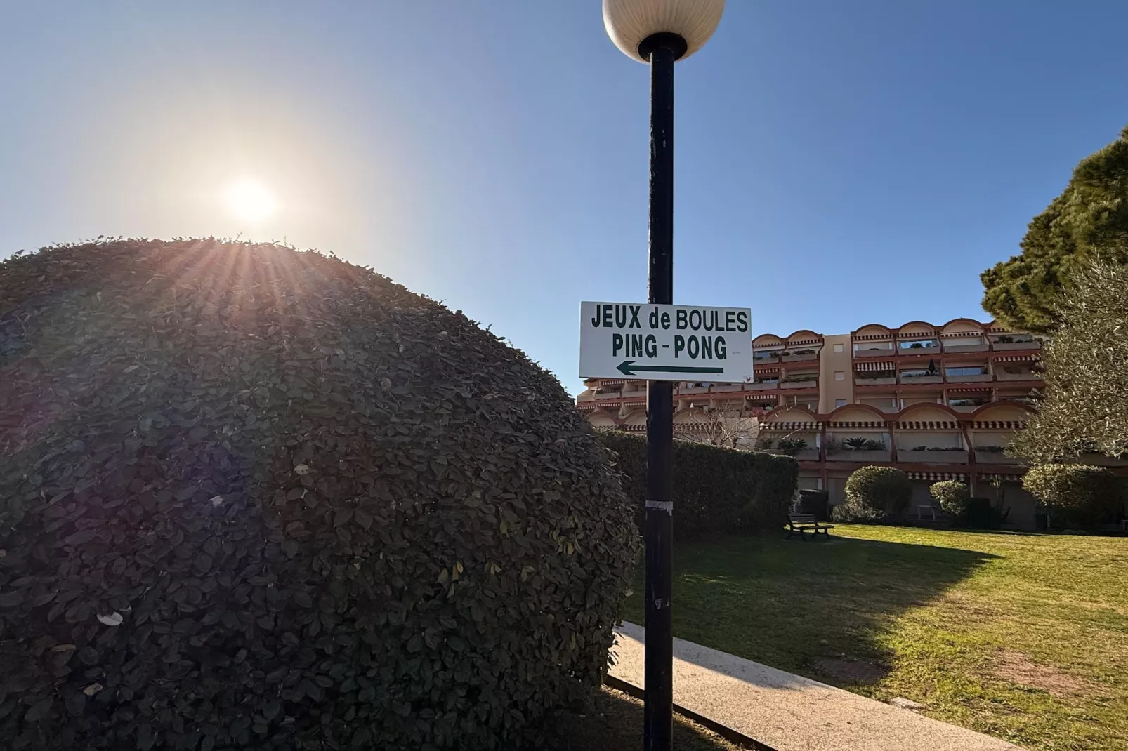 Vélusine - Parkeinrichtungen