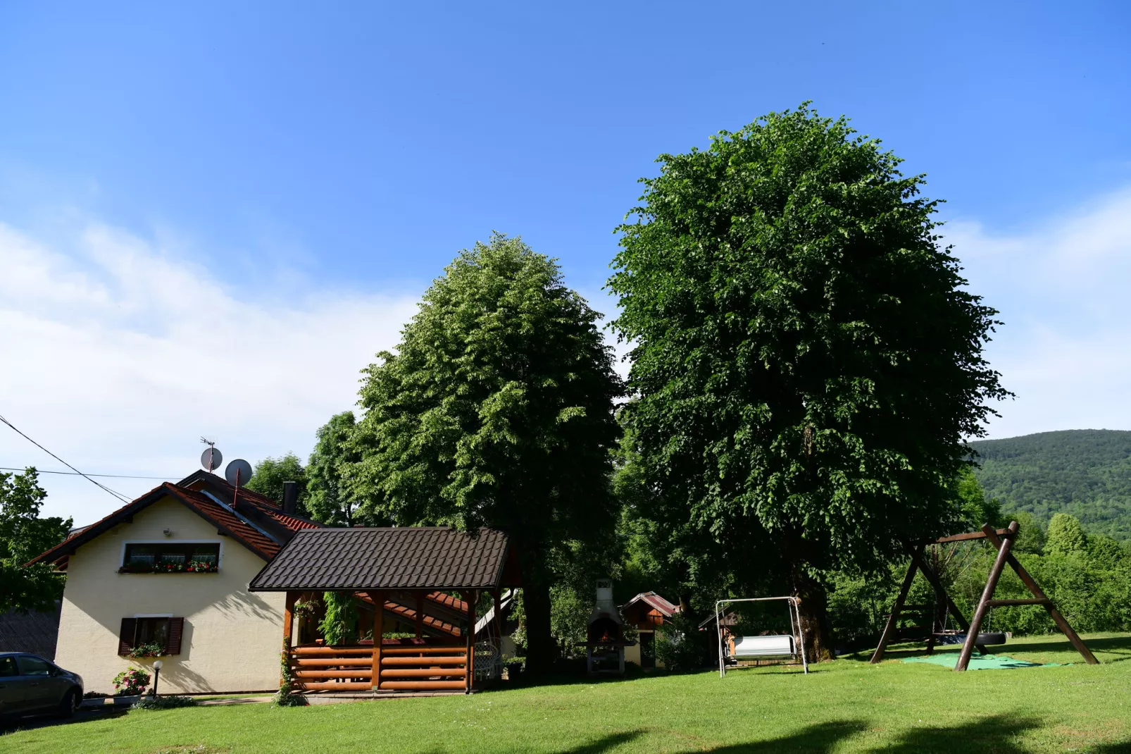 Apartment Jelena 2-Gardens summer