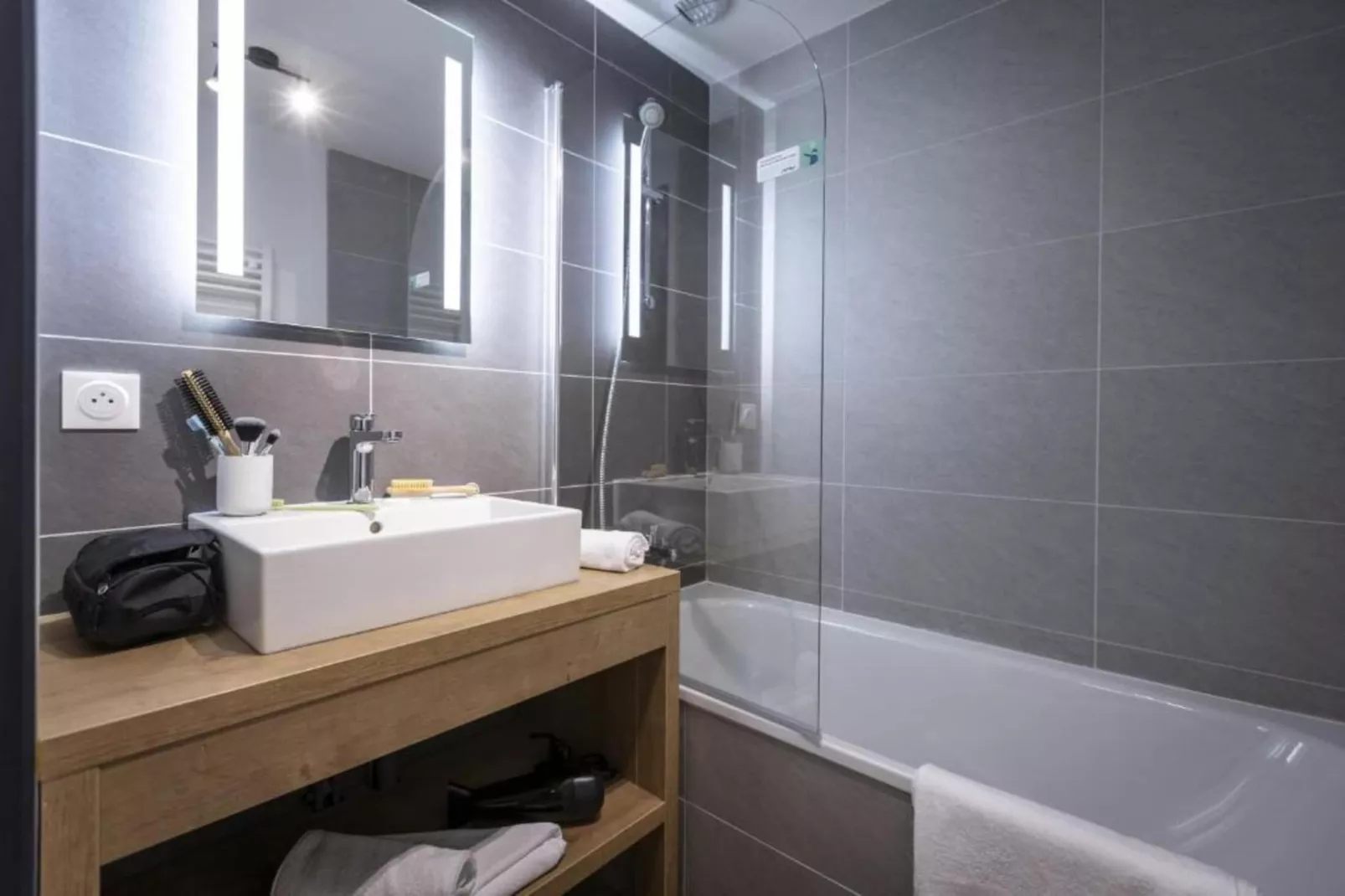 Residence SERRE CHEVALIER  The Serra Neva_S8-Bathroom