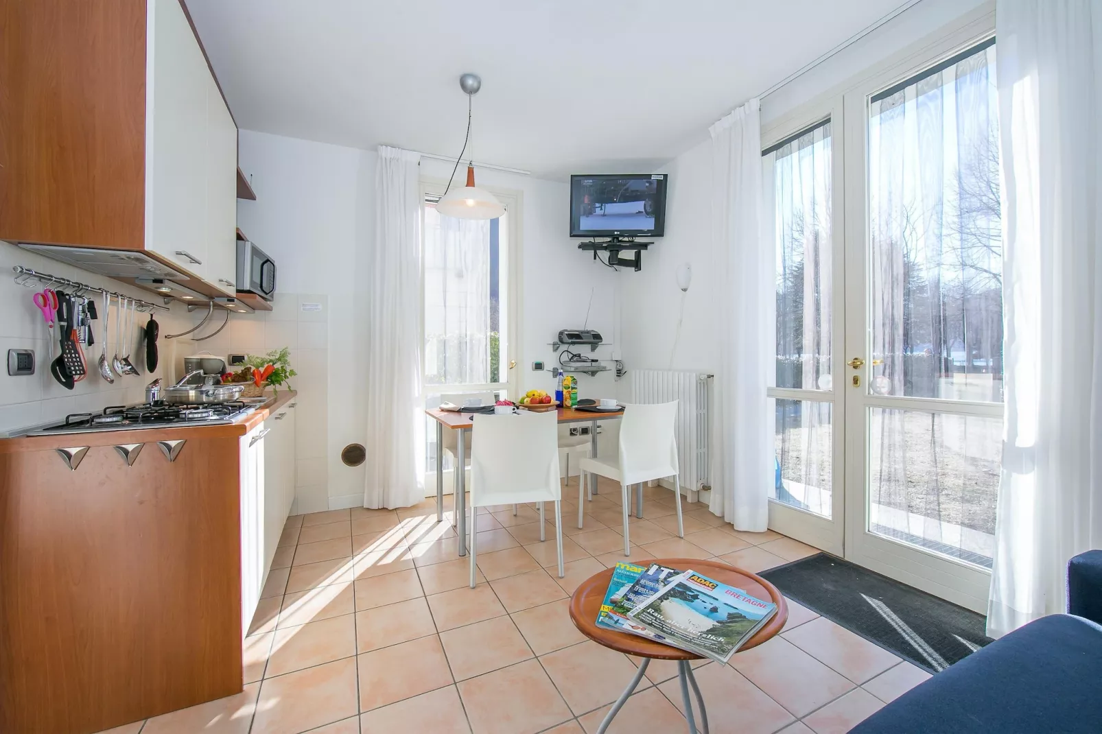 RESIDENCE PORTO LETIZIA - VILLAS-BILOCALE 4 PAX VISTA LAGO PLUS 8215 - V1LP4 - Kitchen