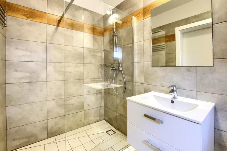 Domy z basenem Rogowo dla 6 osób-Badezimmer