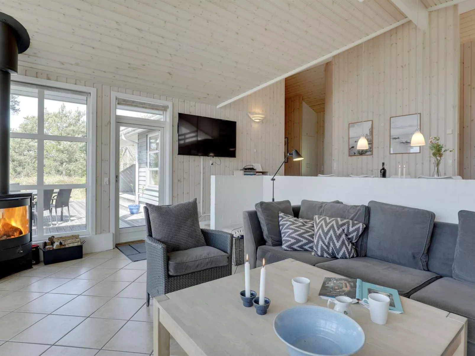 "Gyrid" - 150m from the sea-Inside