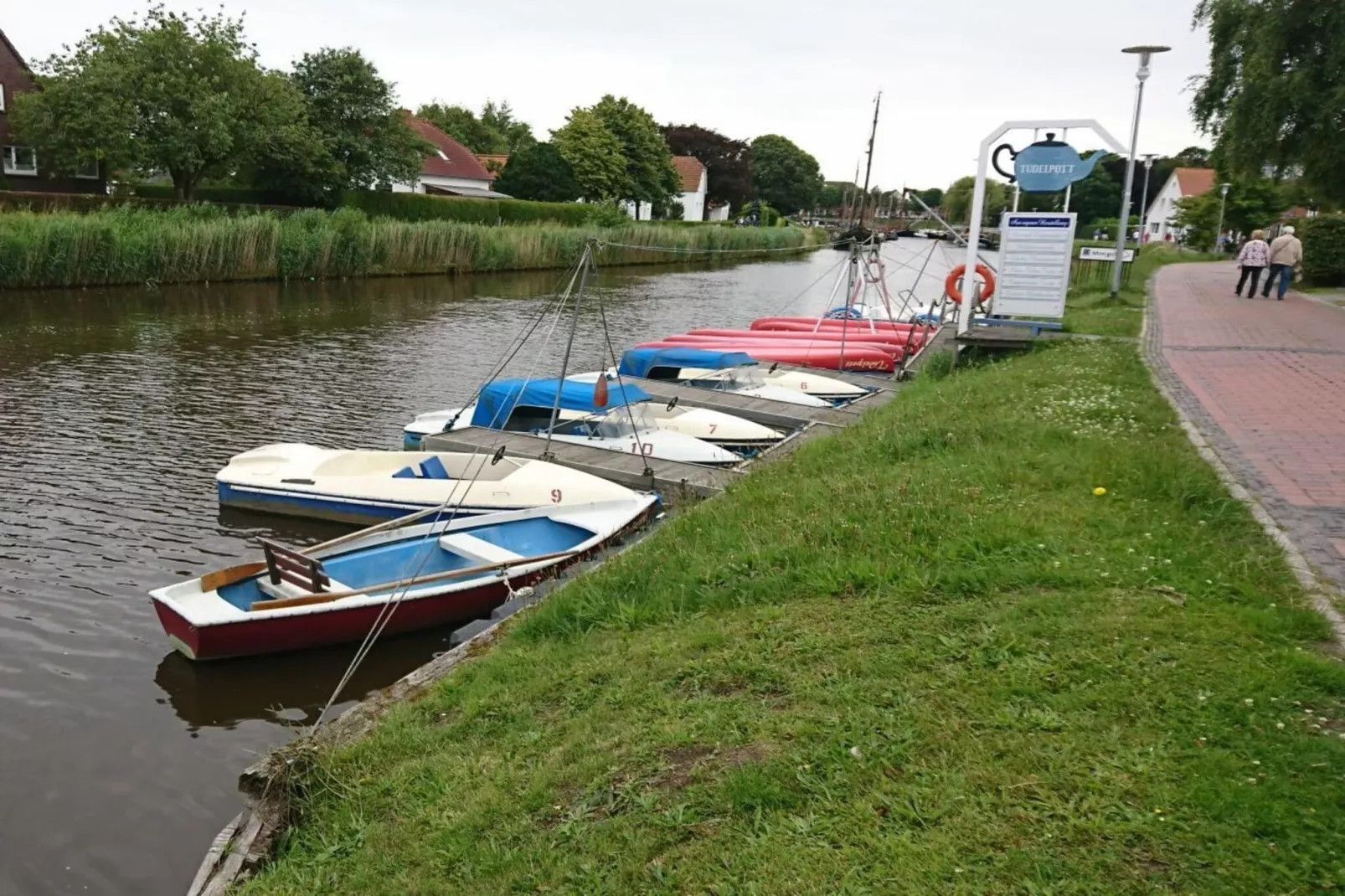 86845-Exterior in summer