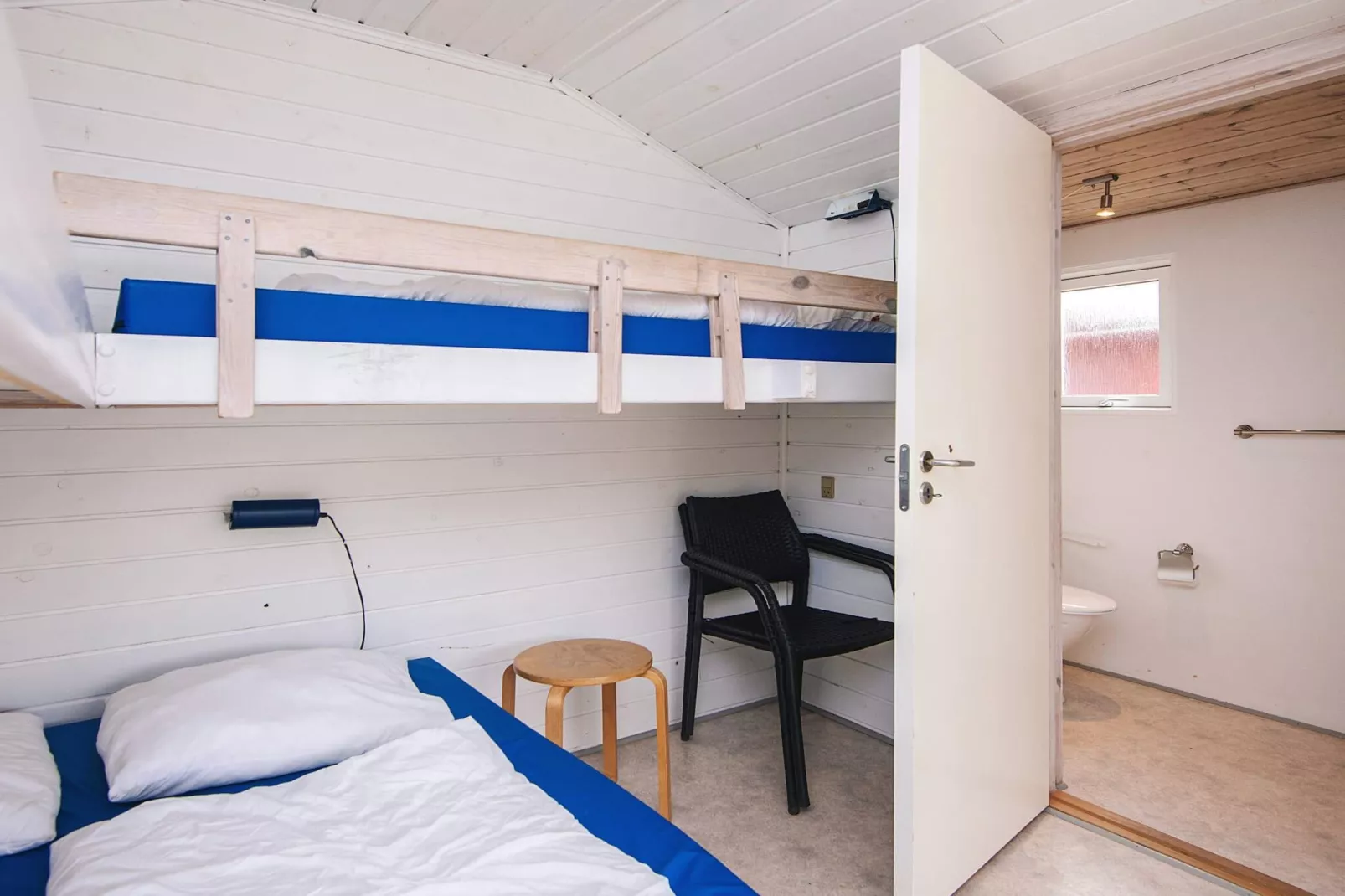 Hytte til 4 pers., med WC-Indoor