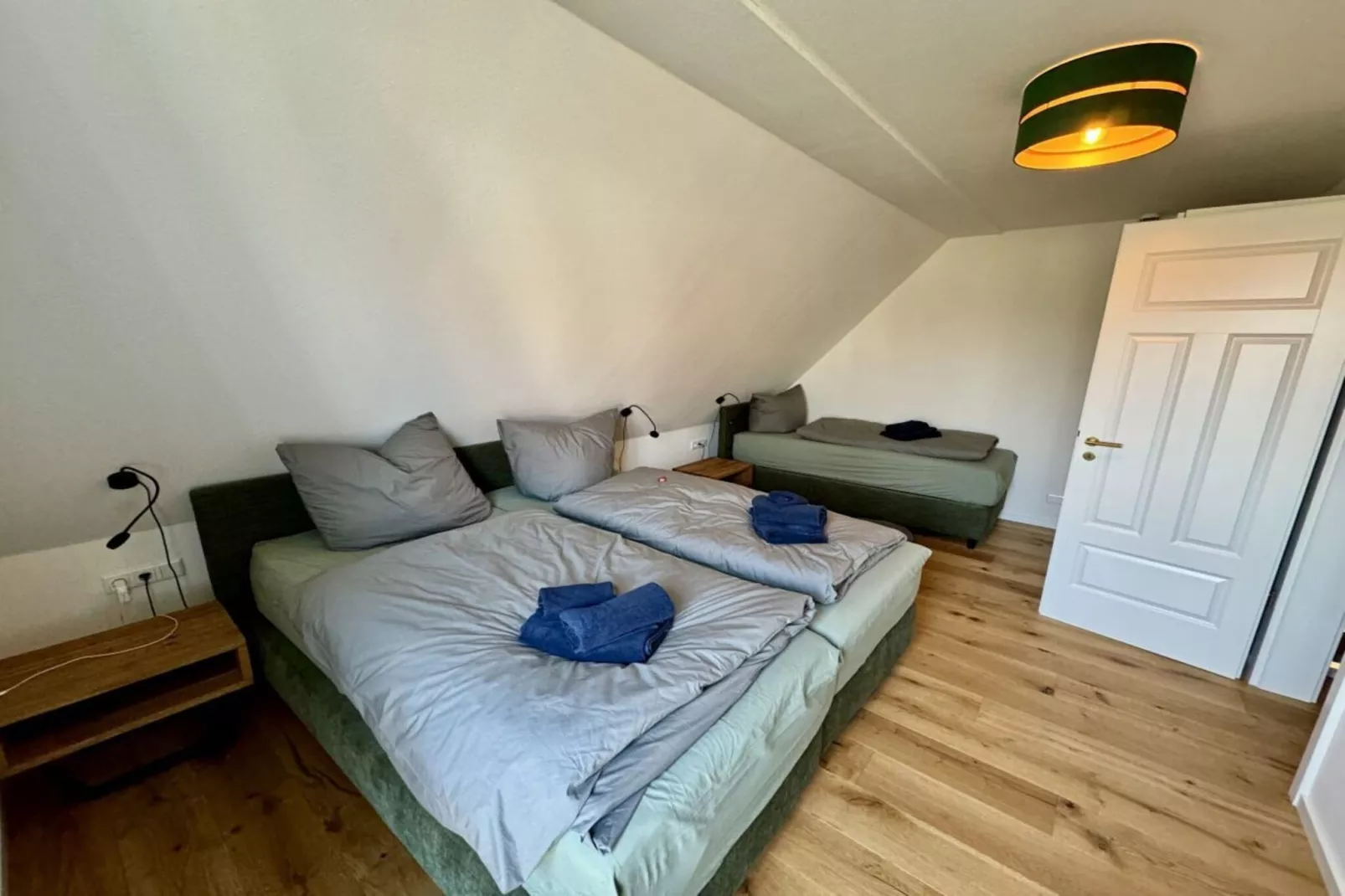 464644-Schlafzimmer