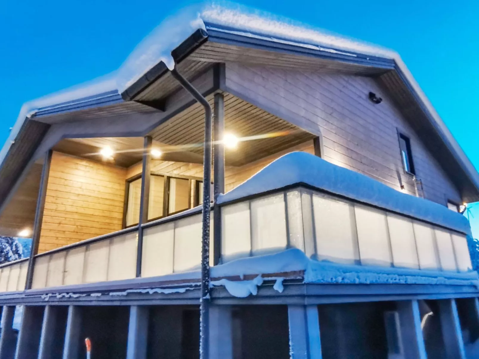 Rikinänranta b-Dedans