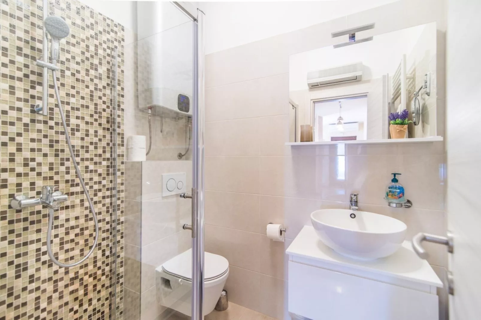 Villa Amalija - Apartment Amy with Sea View-Bathroom