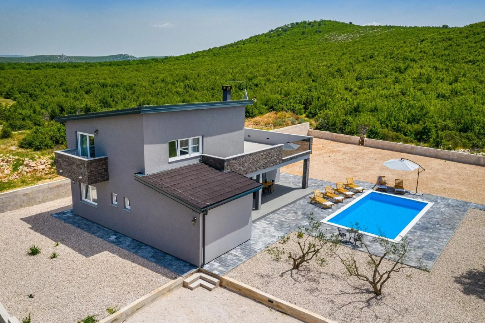 Villa Diva-Exterior summer