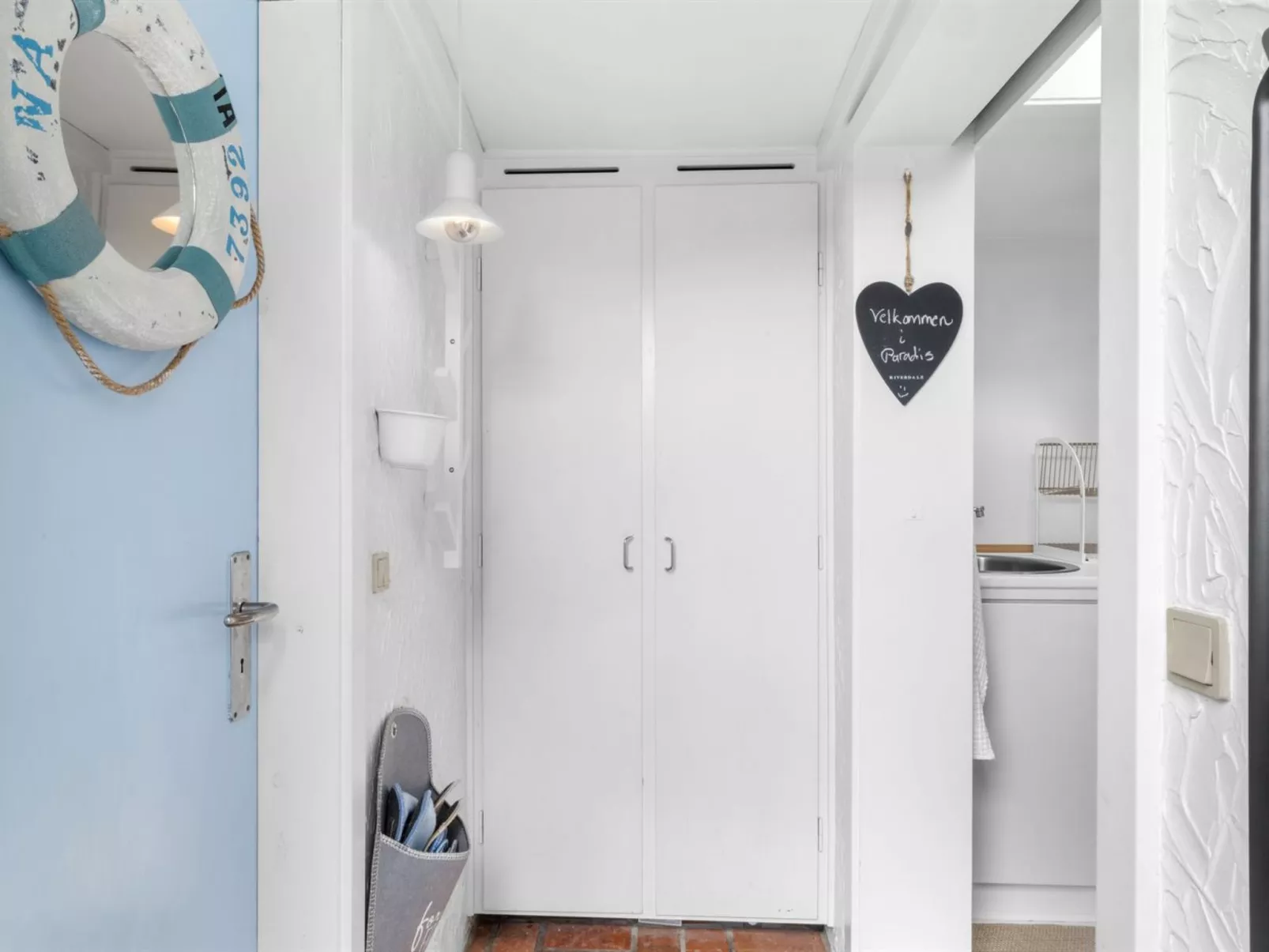 "Jorek" - 10m to the fjord - Drinnen