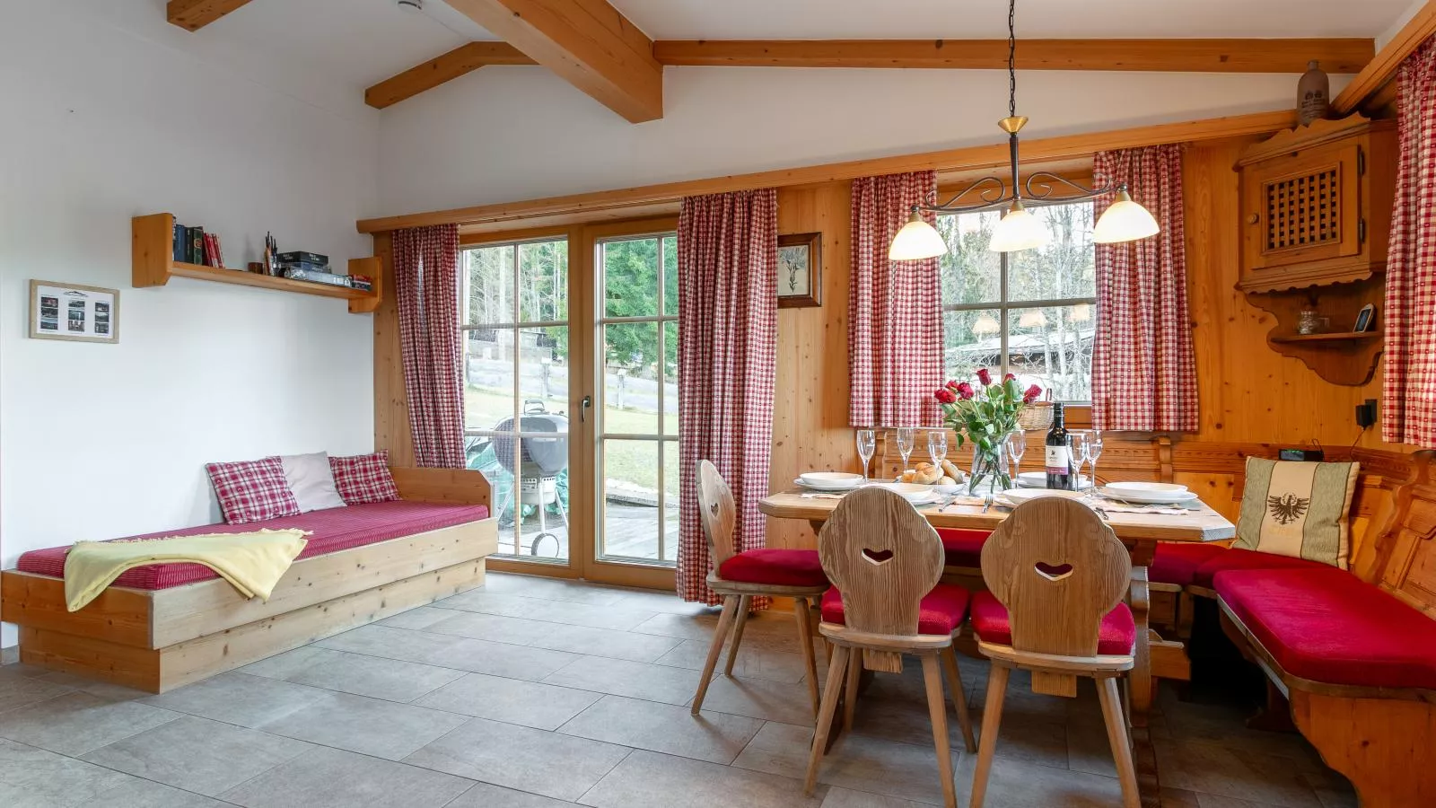 Schneeberghütte-Dining room