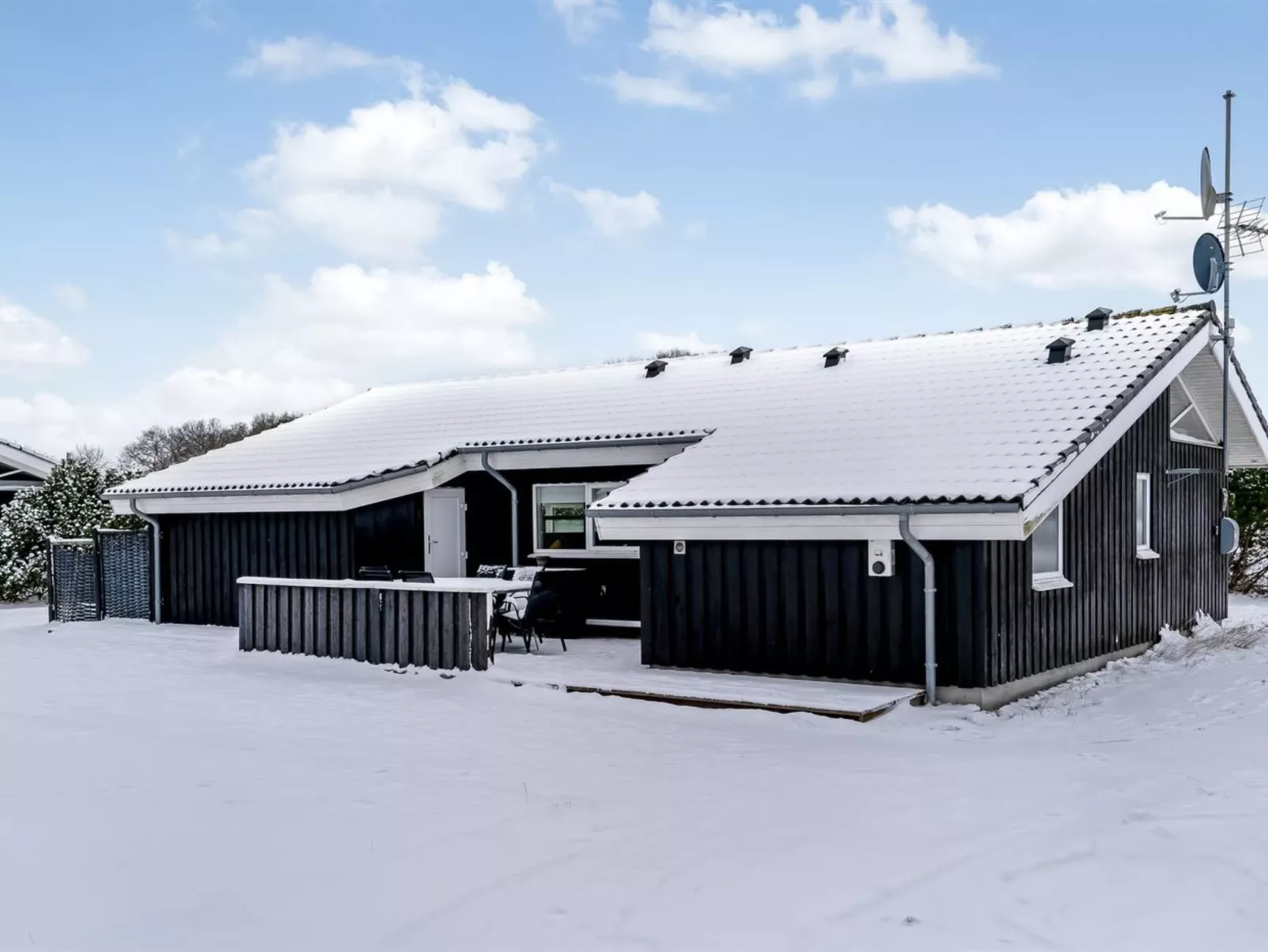 "Galin" - 210m to the fjord-Draußen