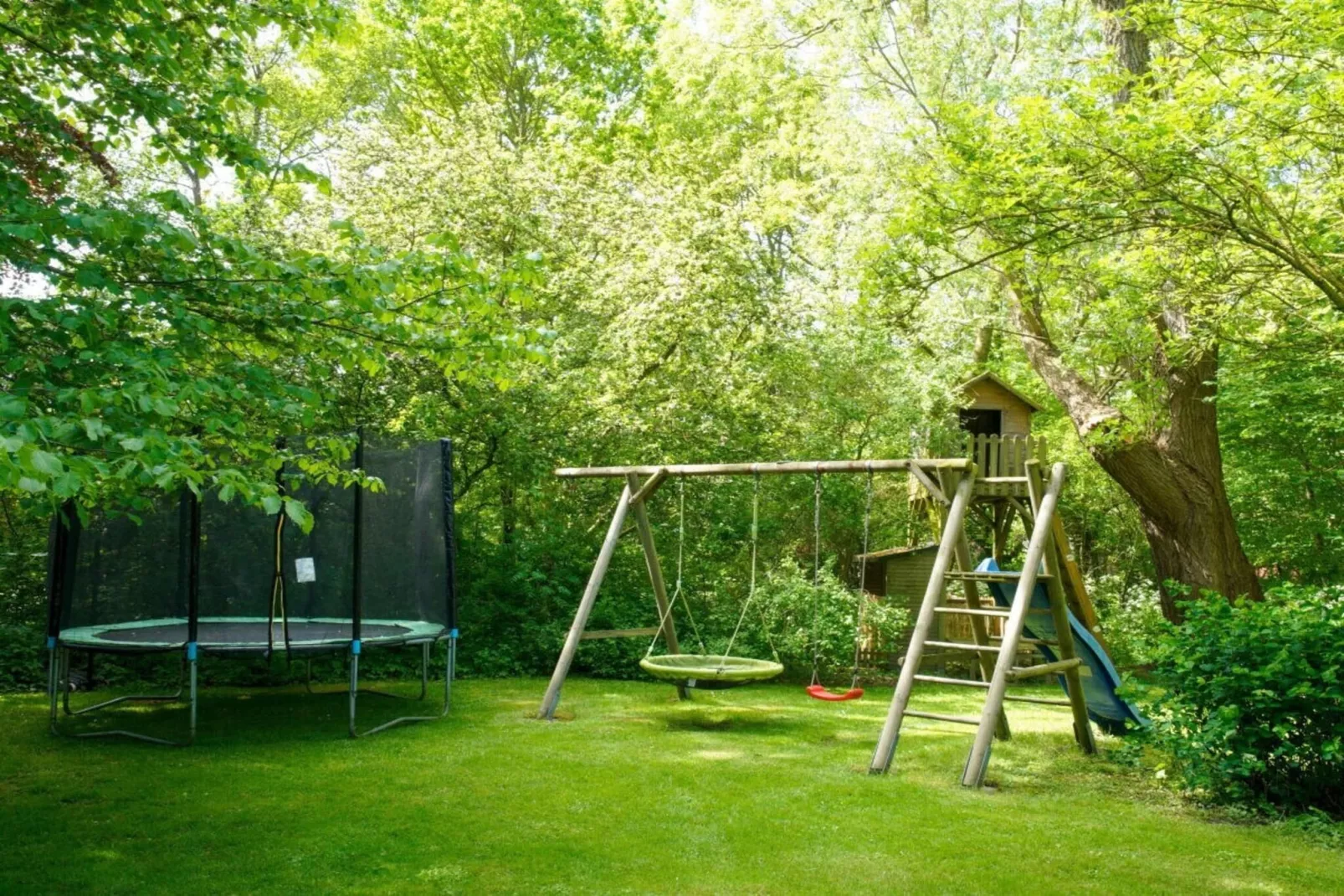 604284 - Jardins en été