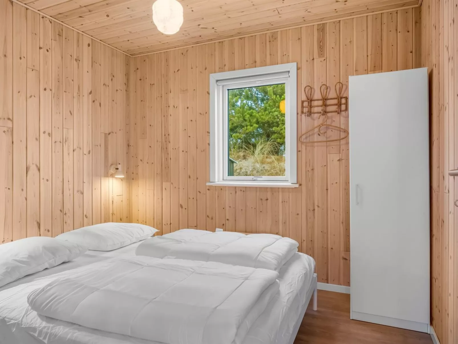 "Ovine" - 900m from the sea-Dedans